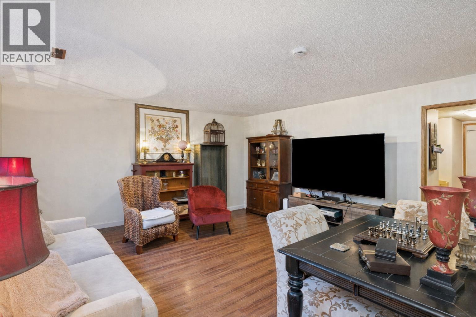 875 Porteau Place Property Photo 11