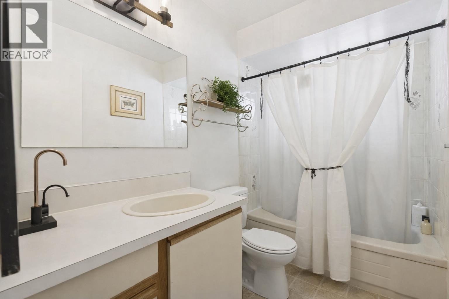 875 Porteau Place Property Photo 21