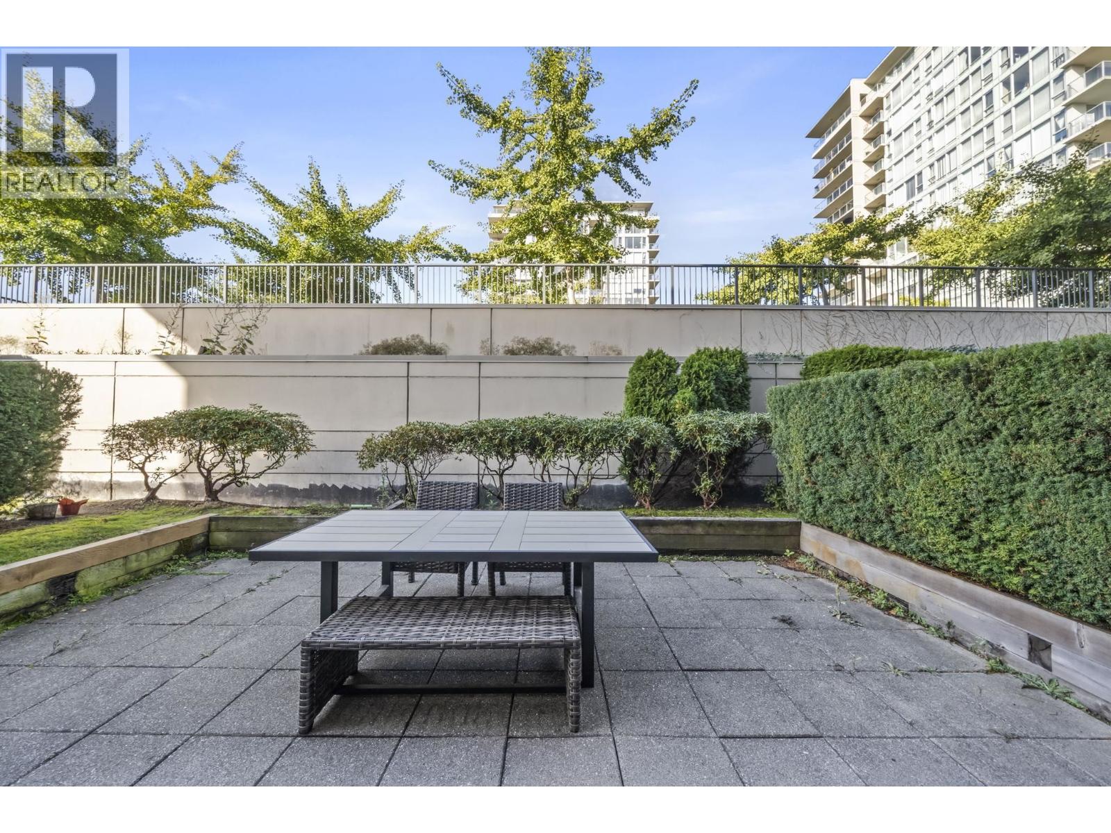 6106 5117 Garden City Road Property Photo 2