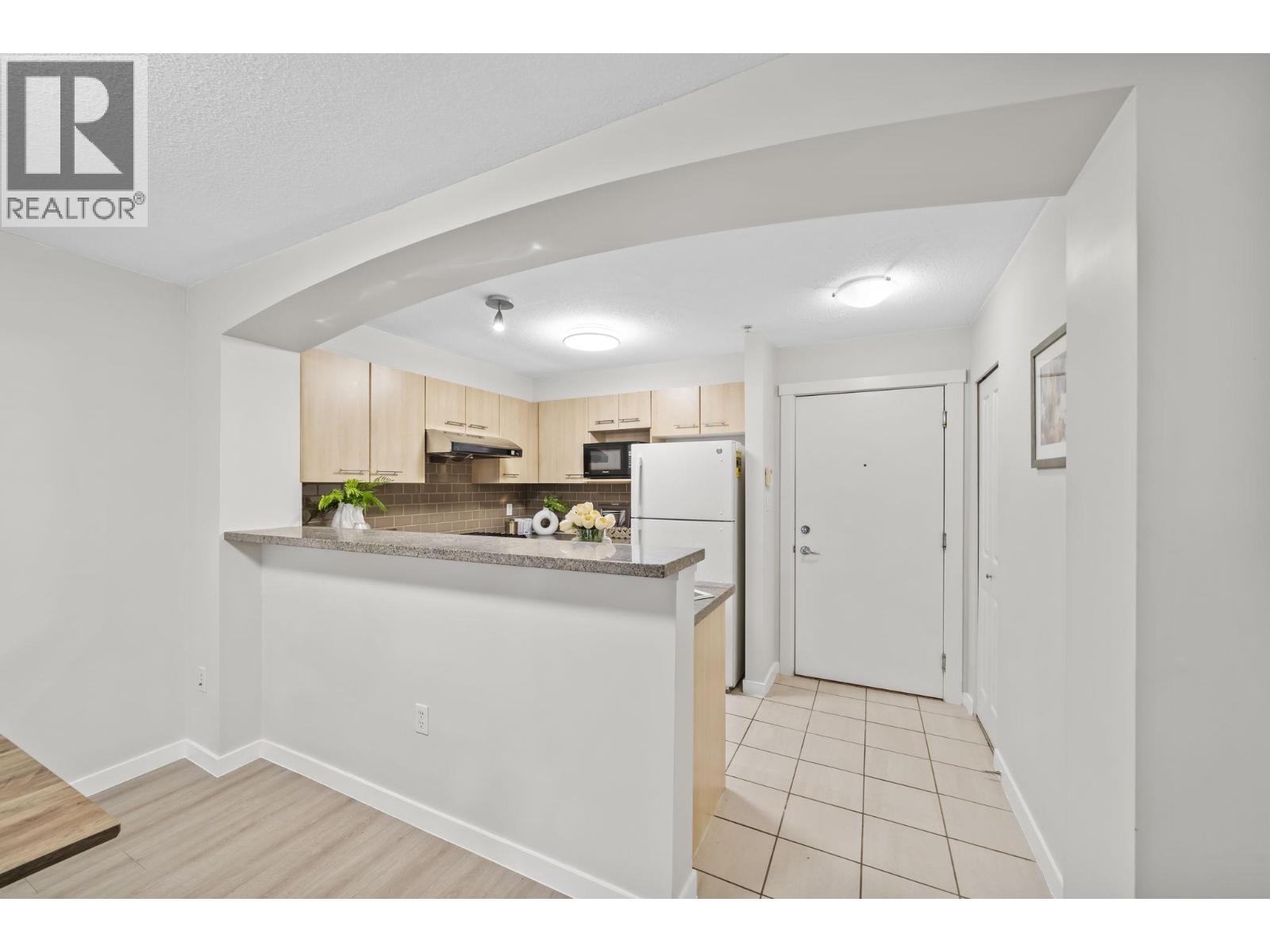 6106 5117 Garden City Road Property Photo 13