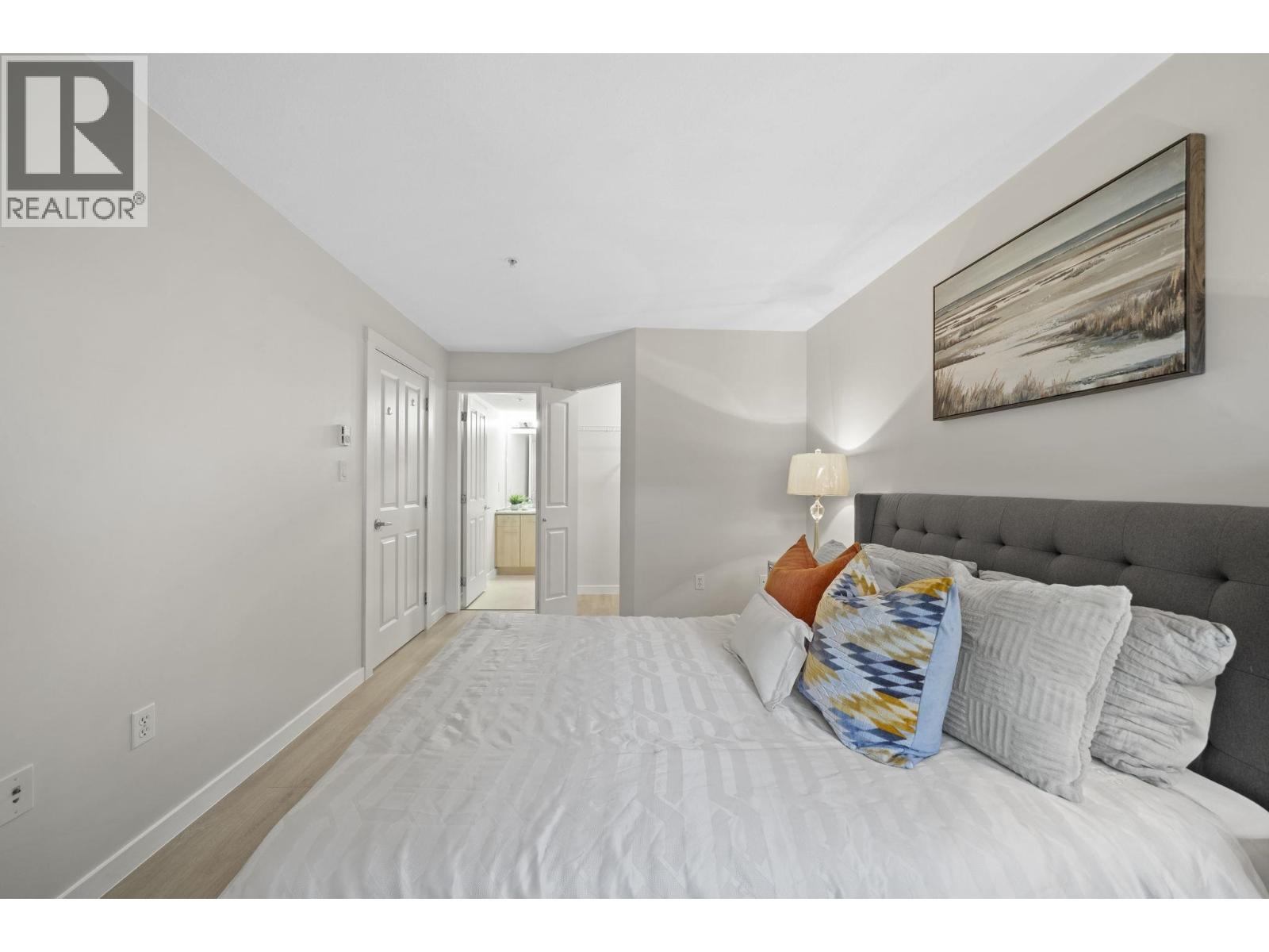 6106 5117 Garden City Road Property Photo 16