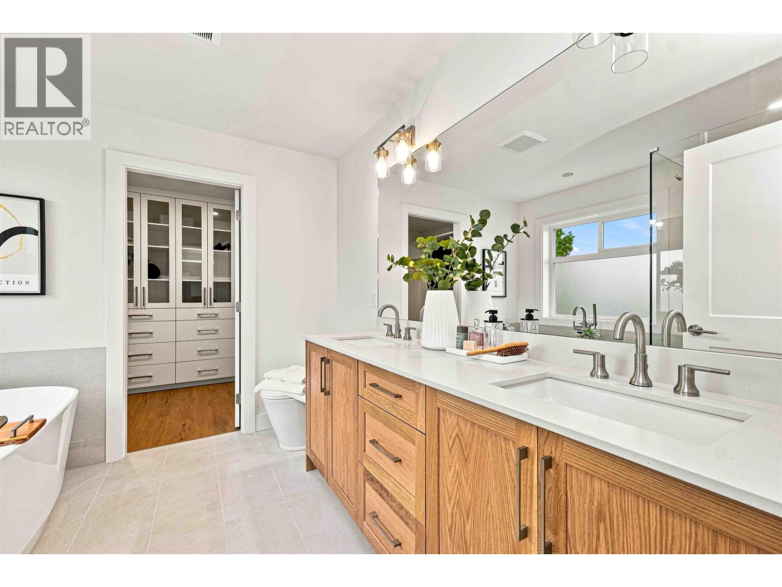 5841 48a Avenue Property Photo 15