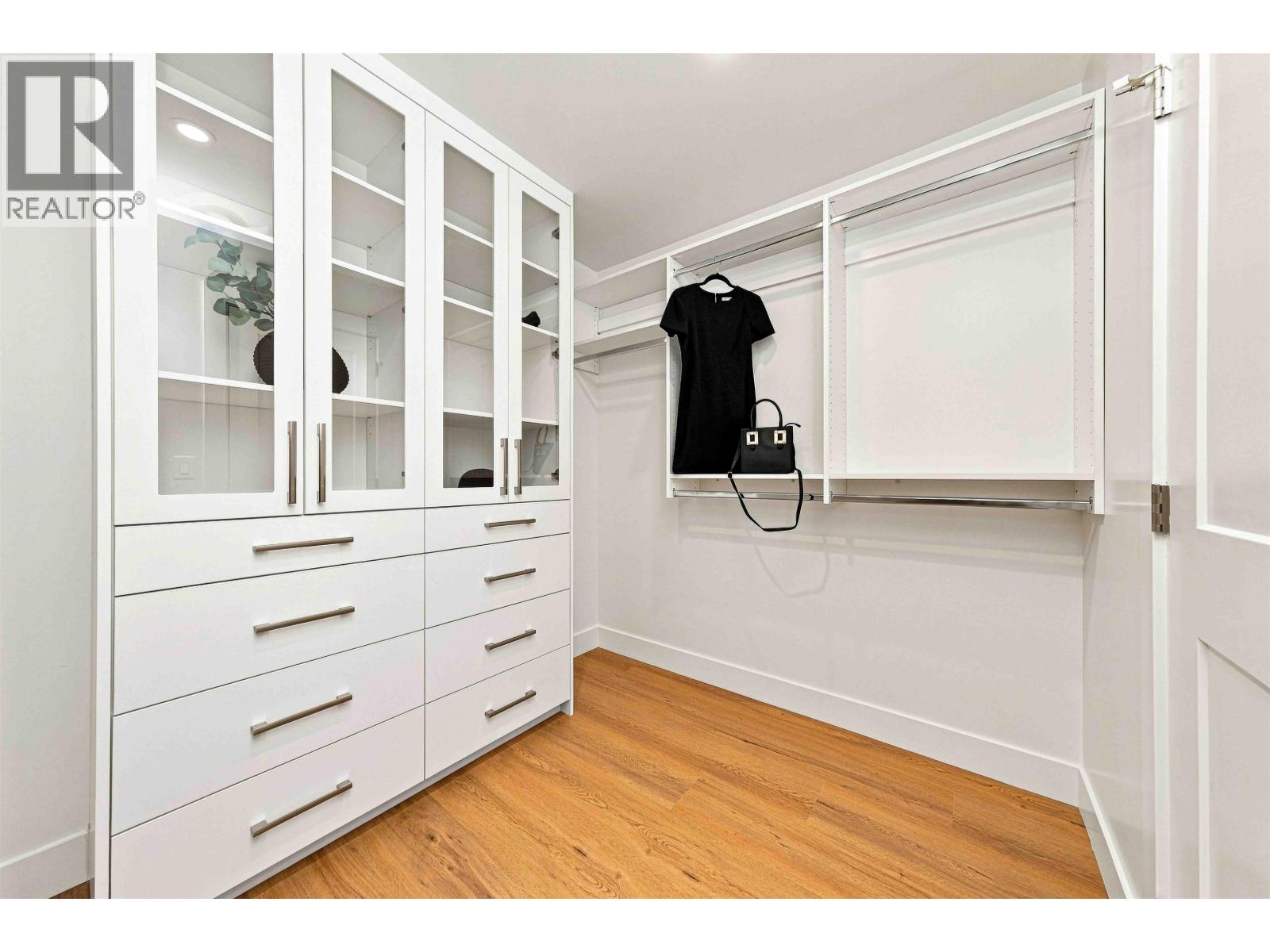 5841 48a Avenue Property Photo 17
