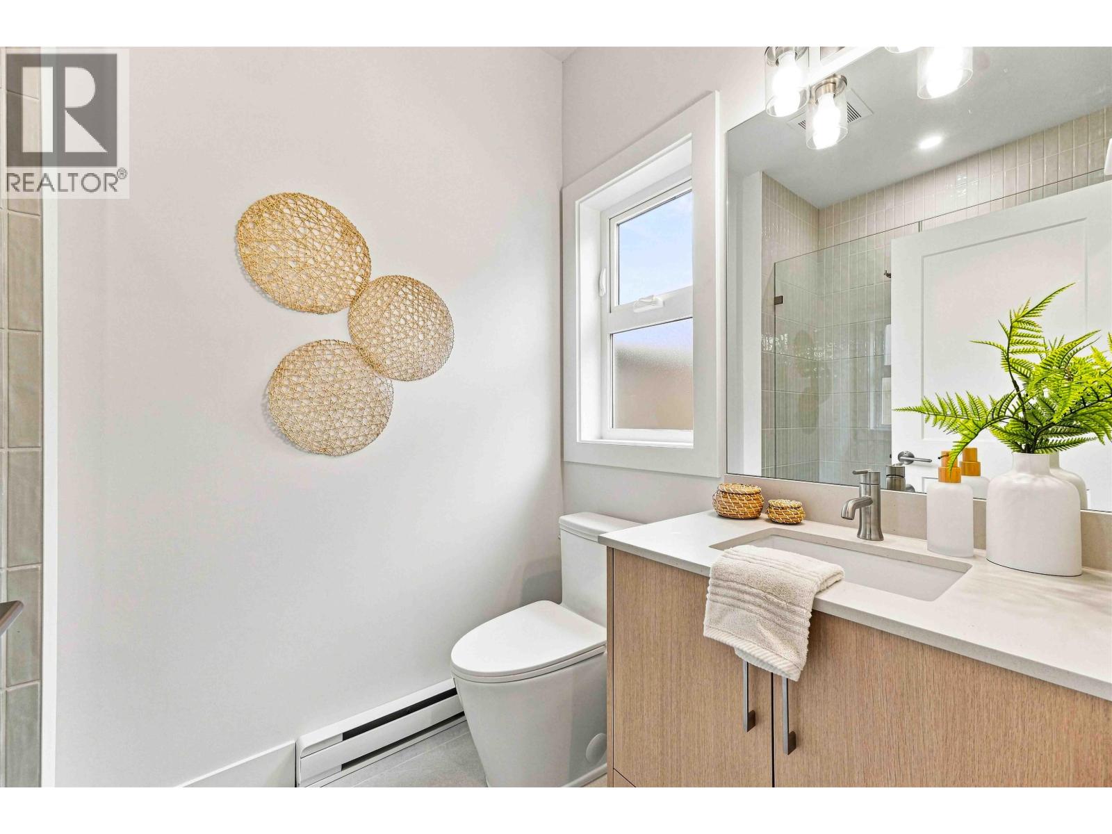 5841 48a Avenue Property Photo 35