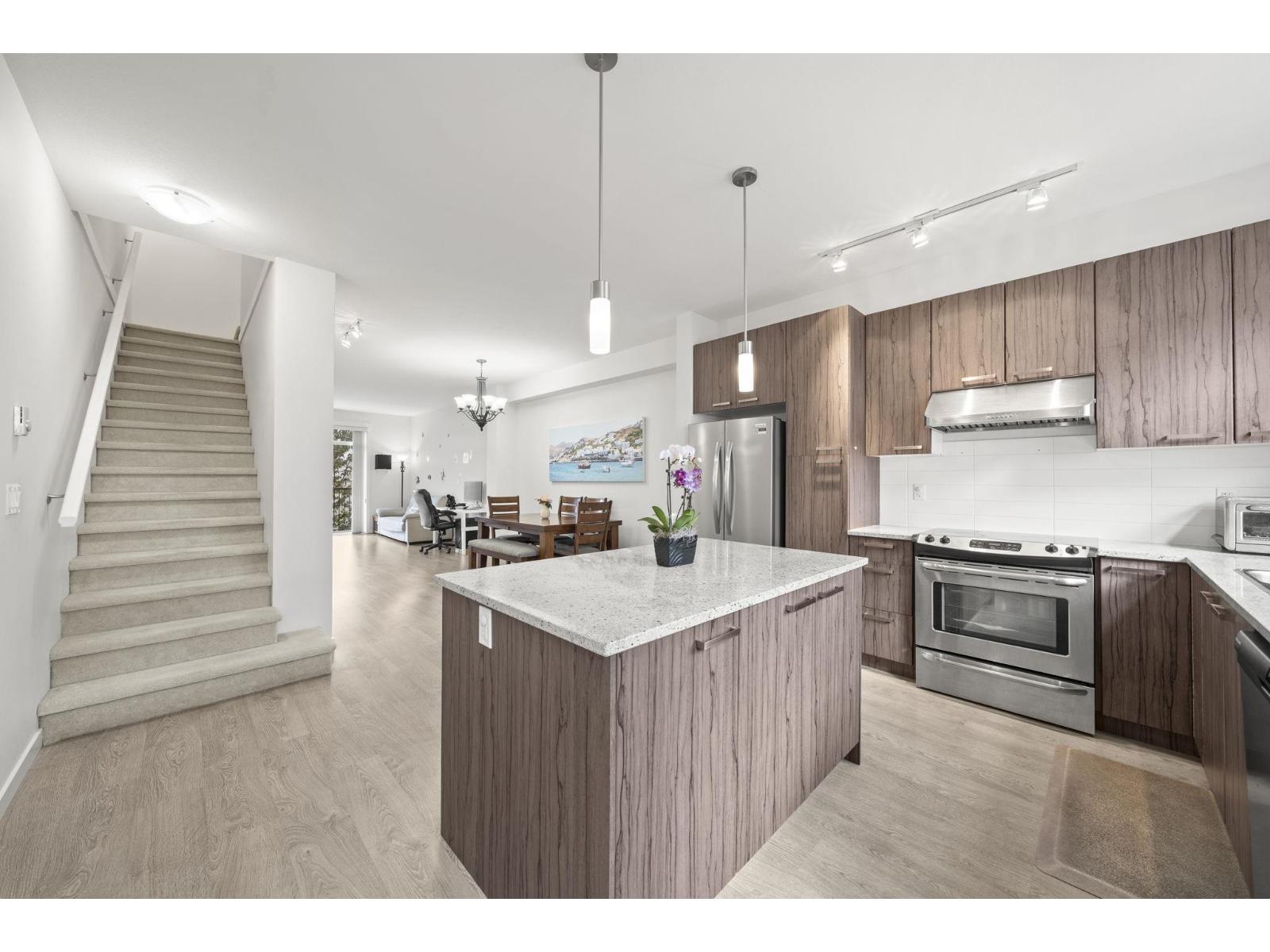 57 8355 164 Street Property Photo 8