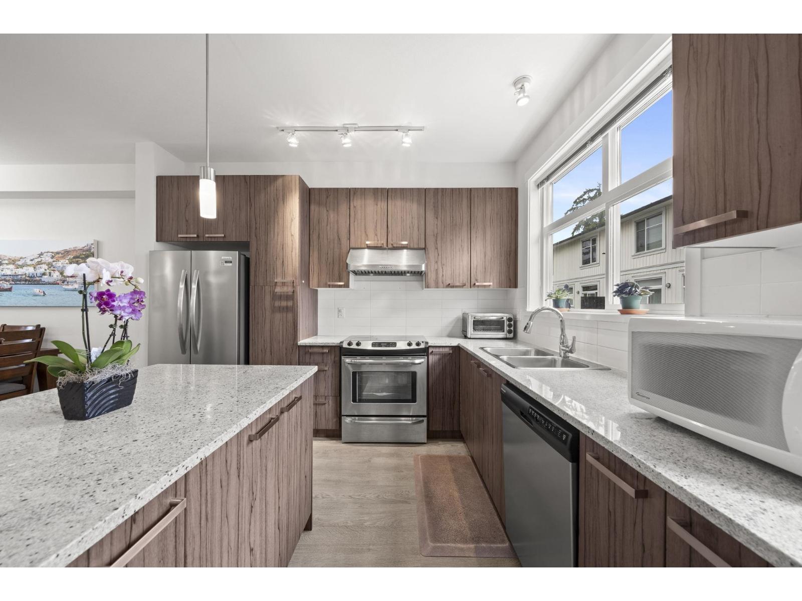 57 8355 164 Street Property Photo 9
