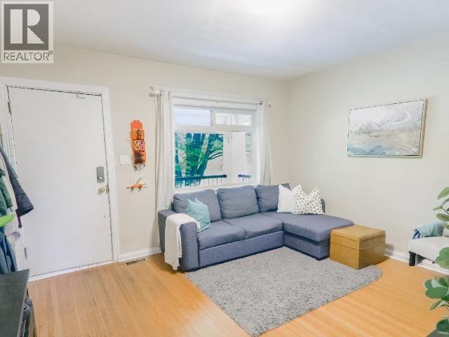 550 Cassiar Street Property Photo 2
