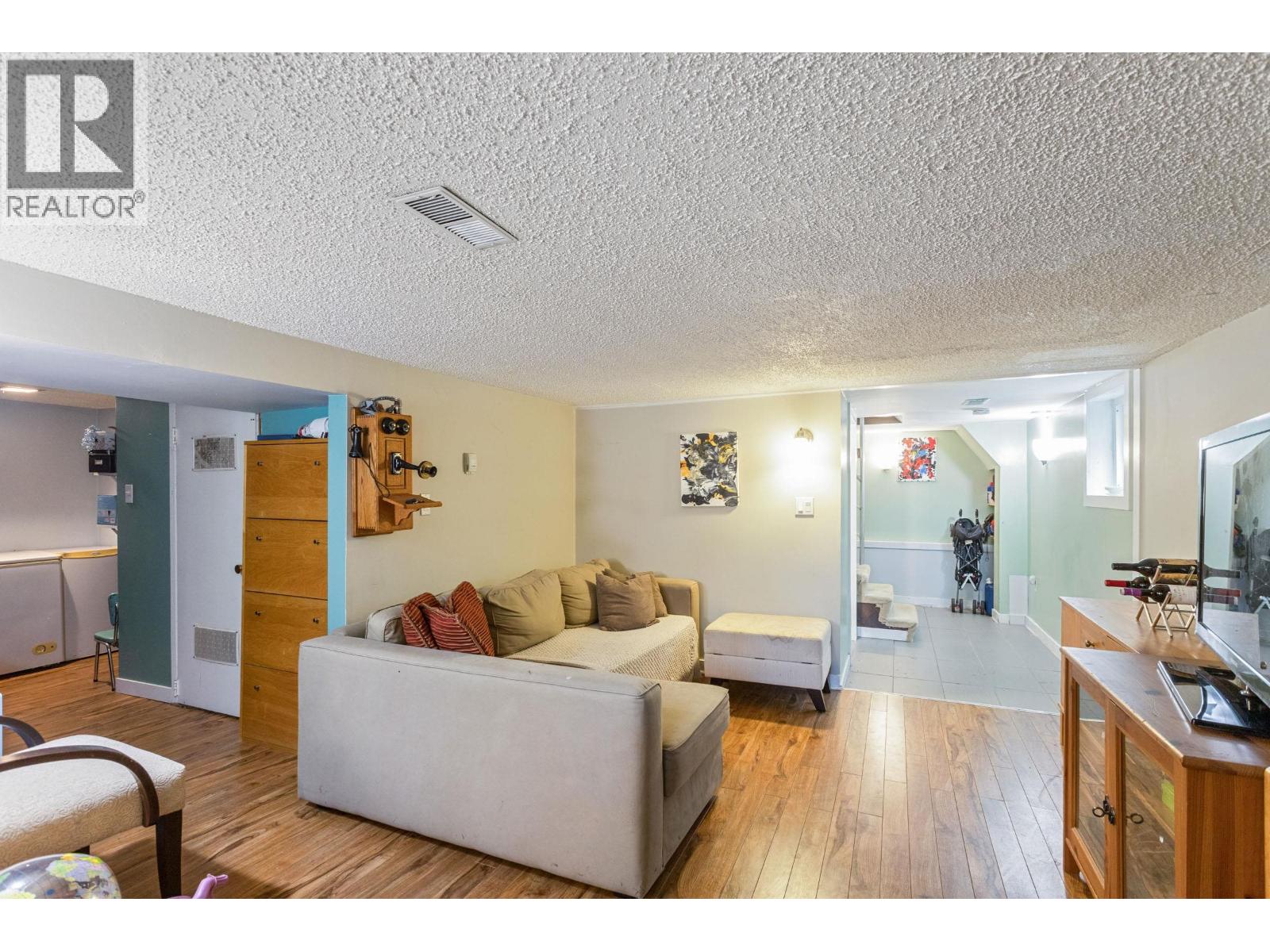 550 Cassiar Street Property Photo 10