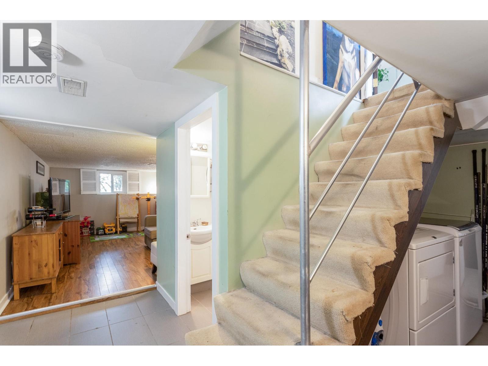 550 Cassiar Street Property Photo 20