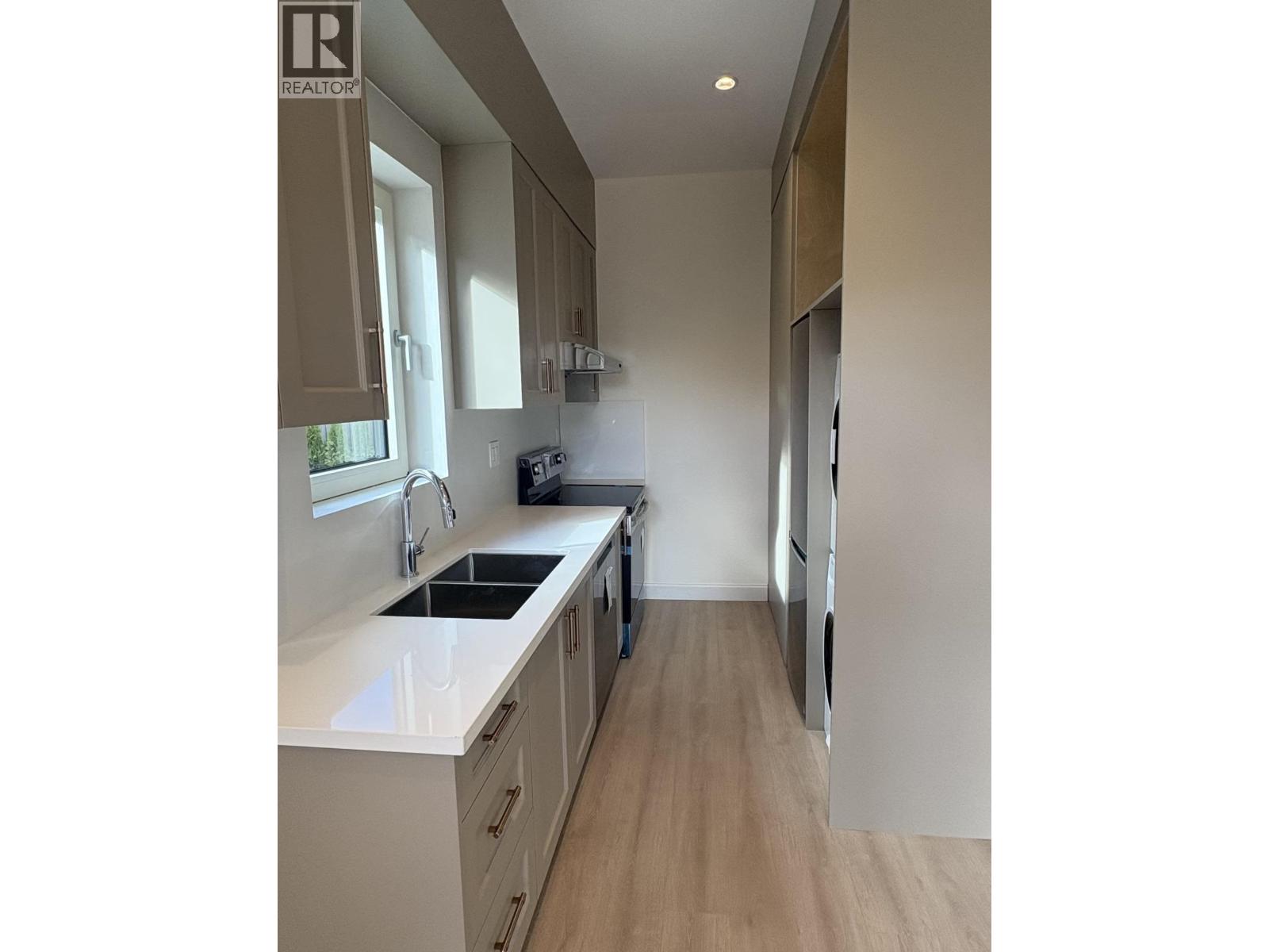 1115 W 48 Avenue Property Photo 1