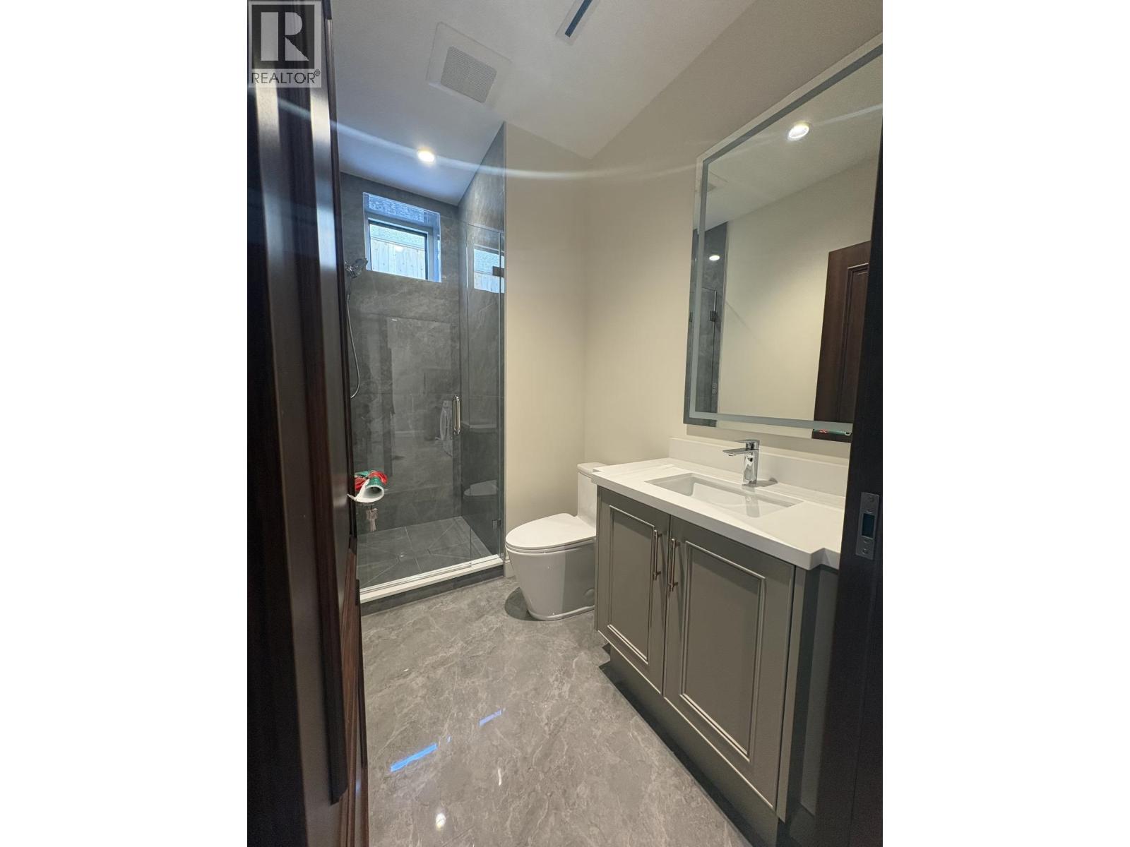 1115 W 48 Avenue Property Photo 3