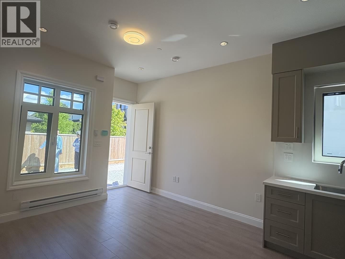 1115 W 48 Avenue Property Photo 5