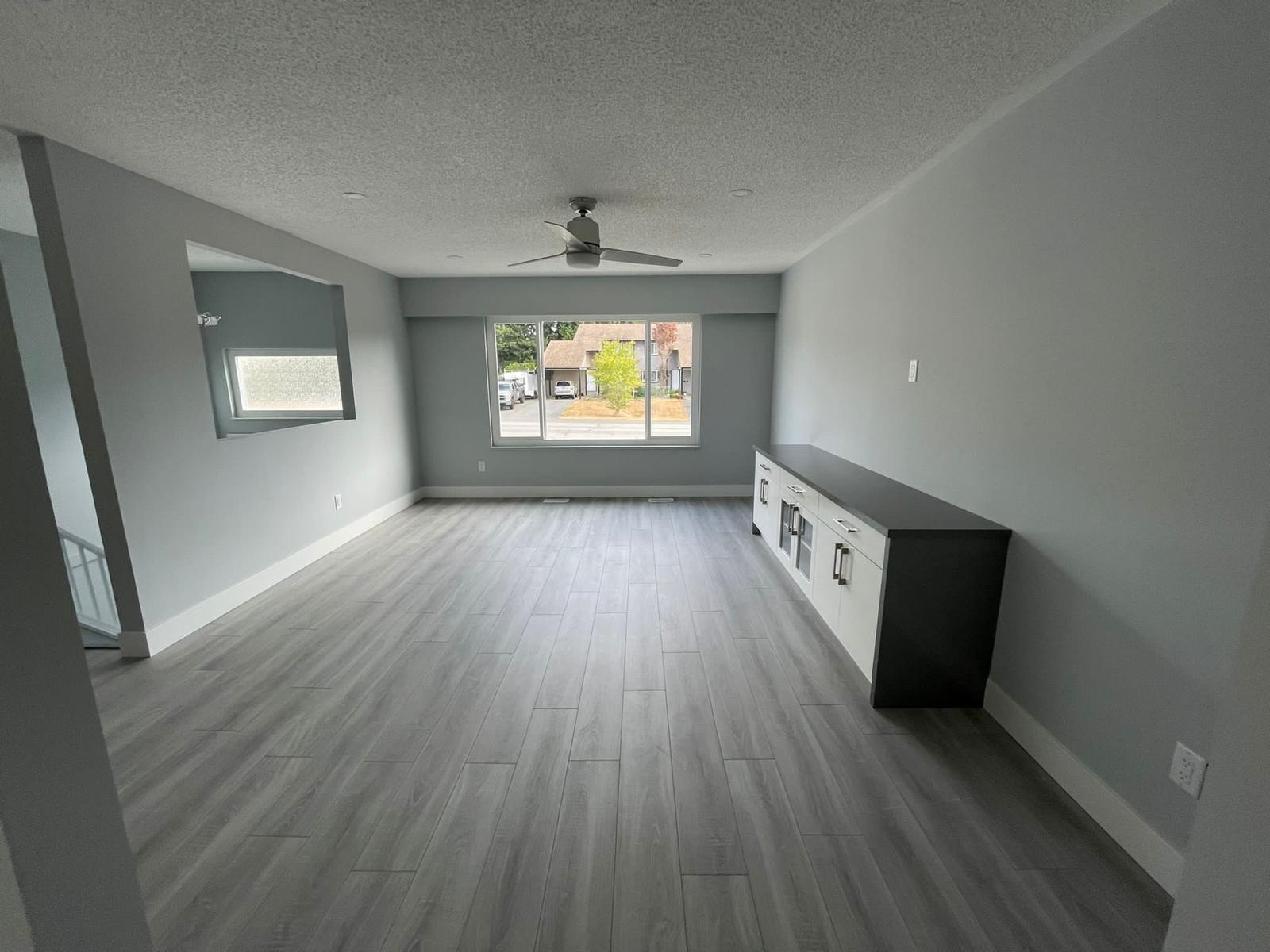 13272 97 Avenue Property Photo 2