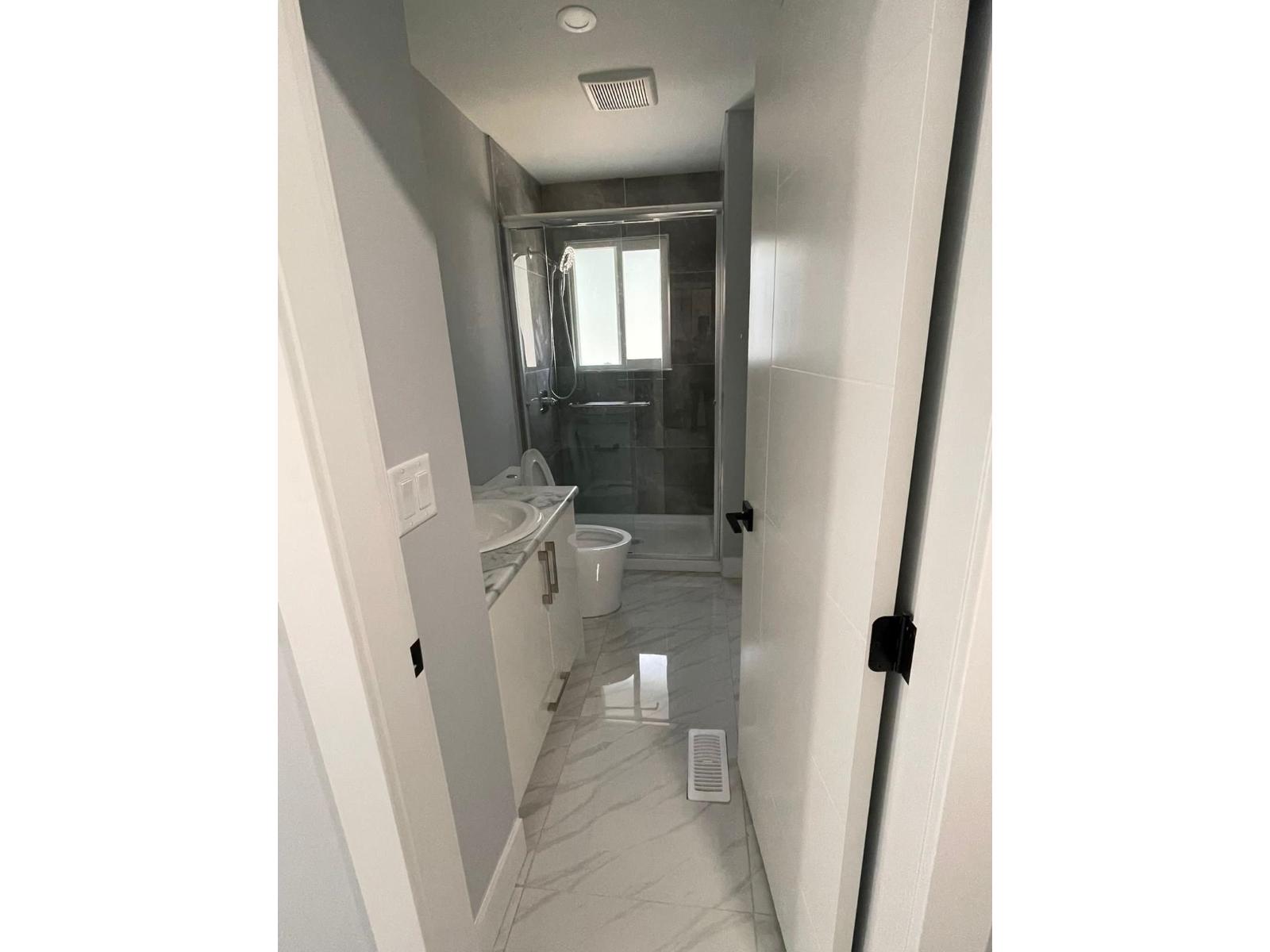 13272 97 Avenue Property Photo 3