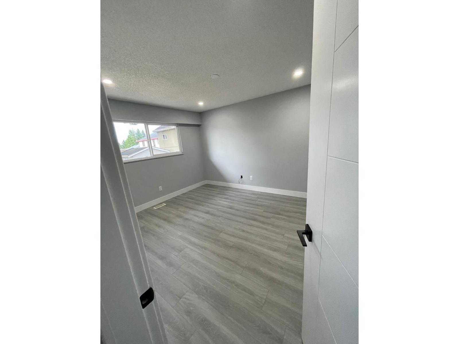 13272 97 Avenue Property Photo 4