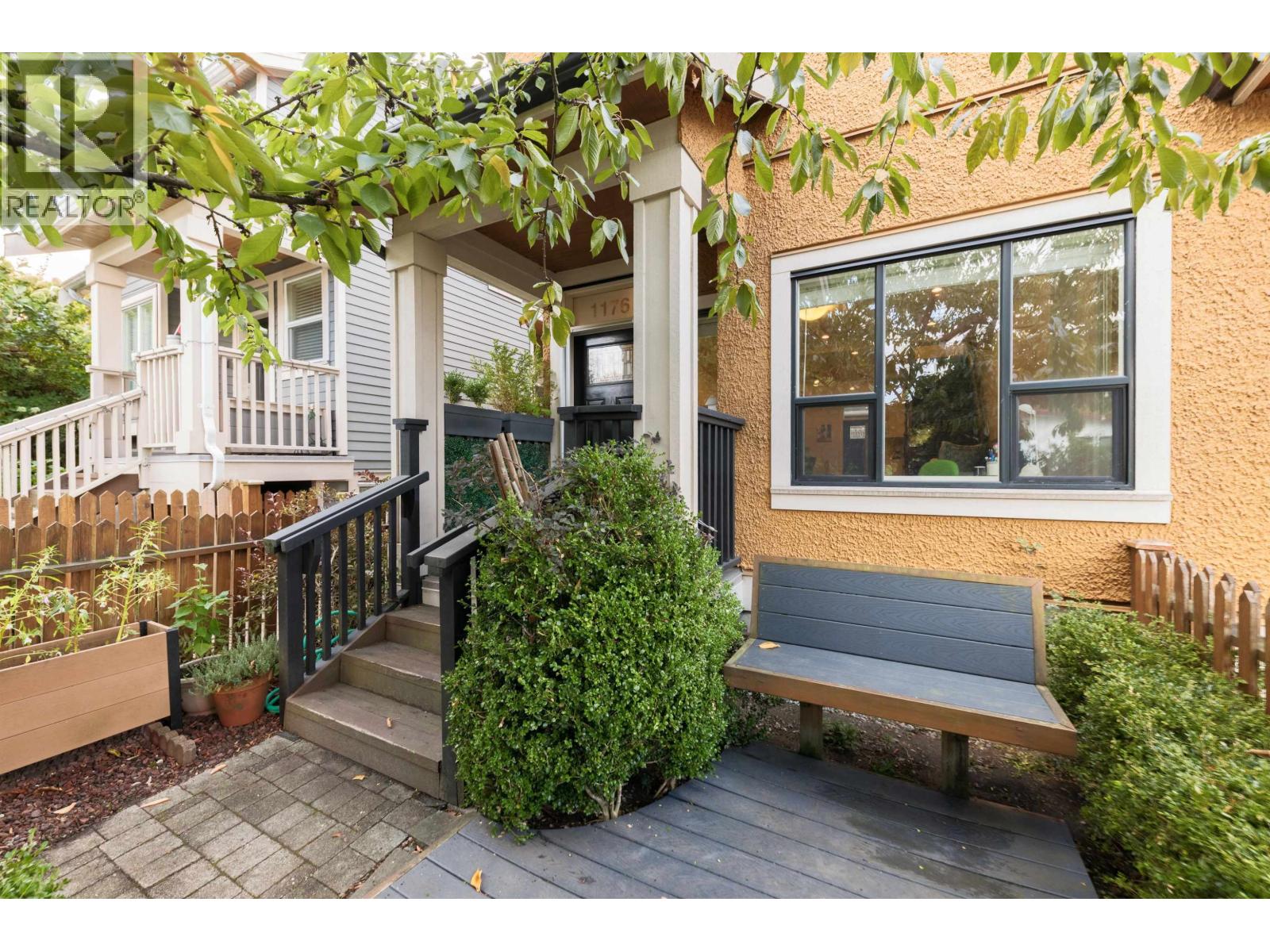 1176 E King Edward Avenue Property Photo 2