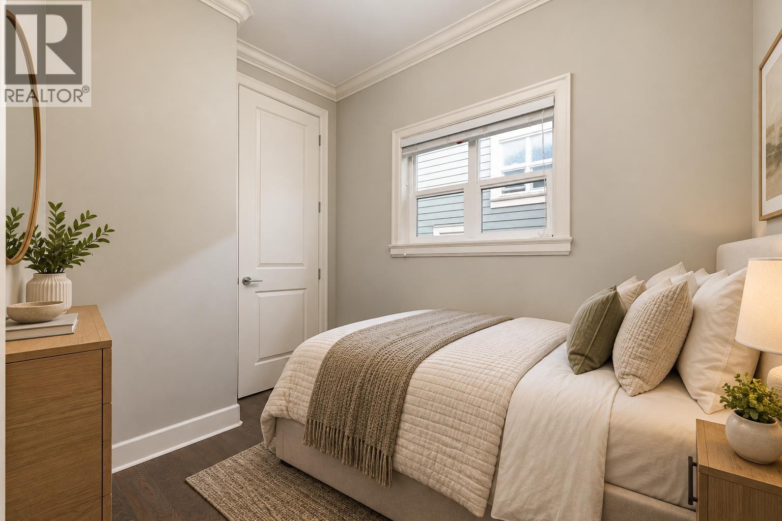 1176 E King Edward Avenue Property Photo 20