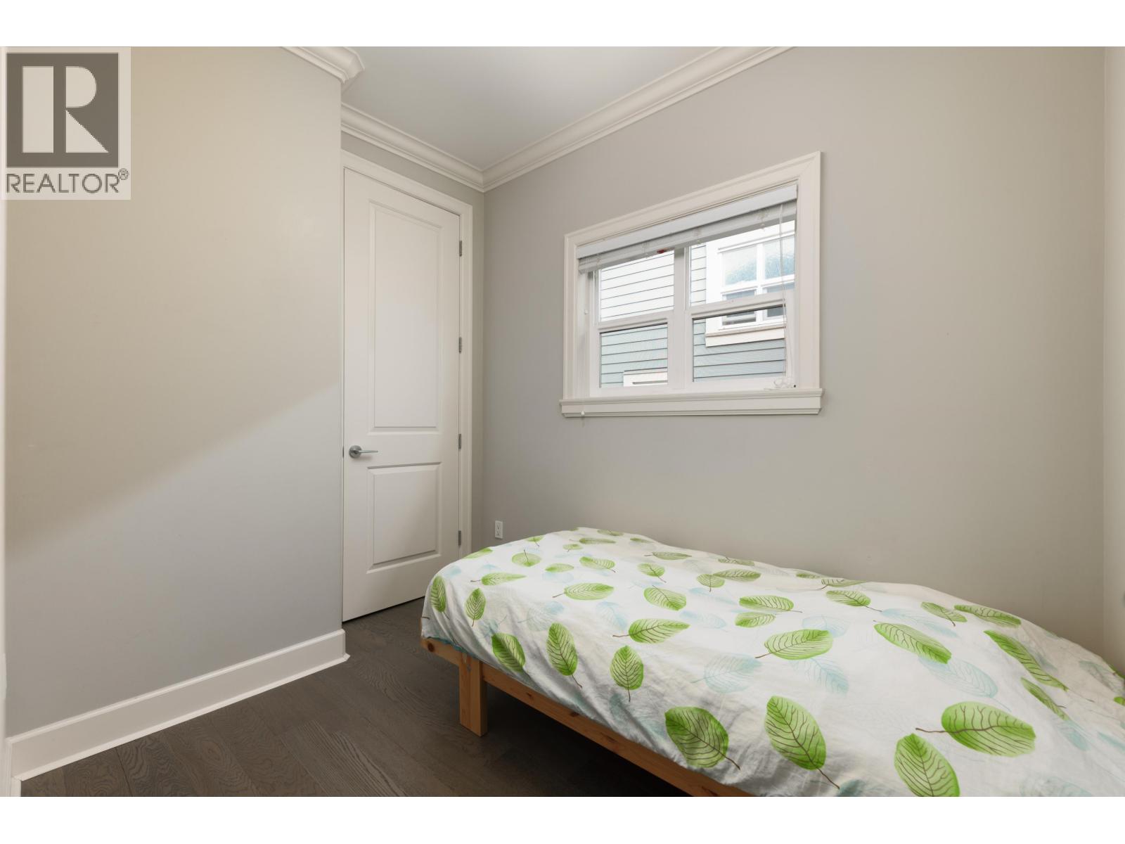1176 E King Edward Avenue Property Photo 21
