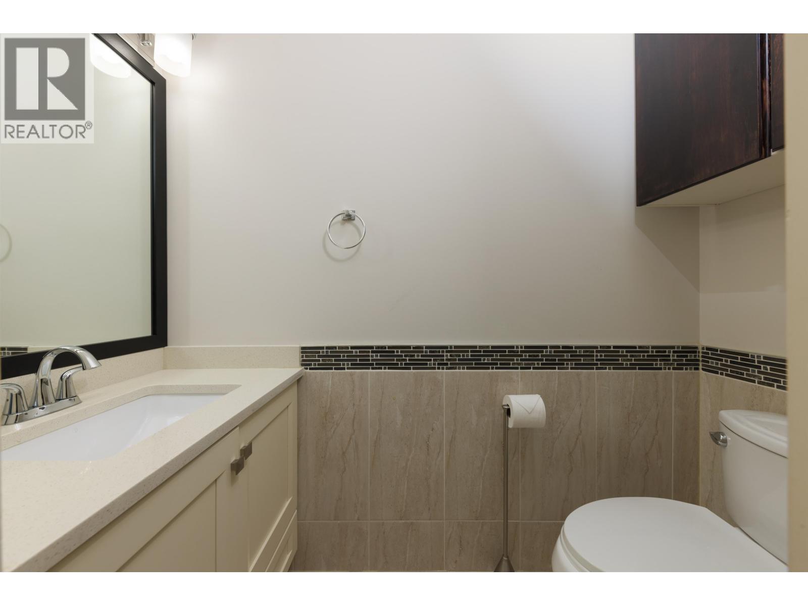 1176 E King Edward Avenue Property Photo 22