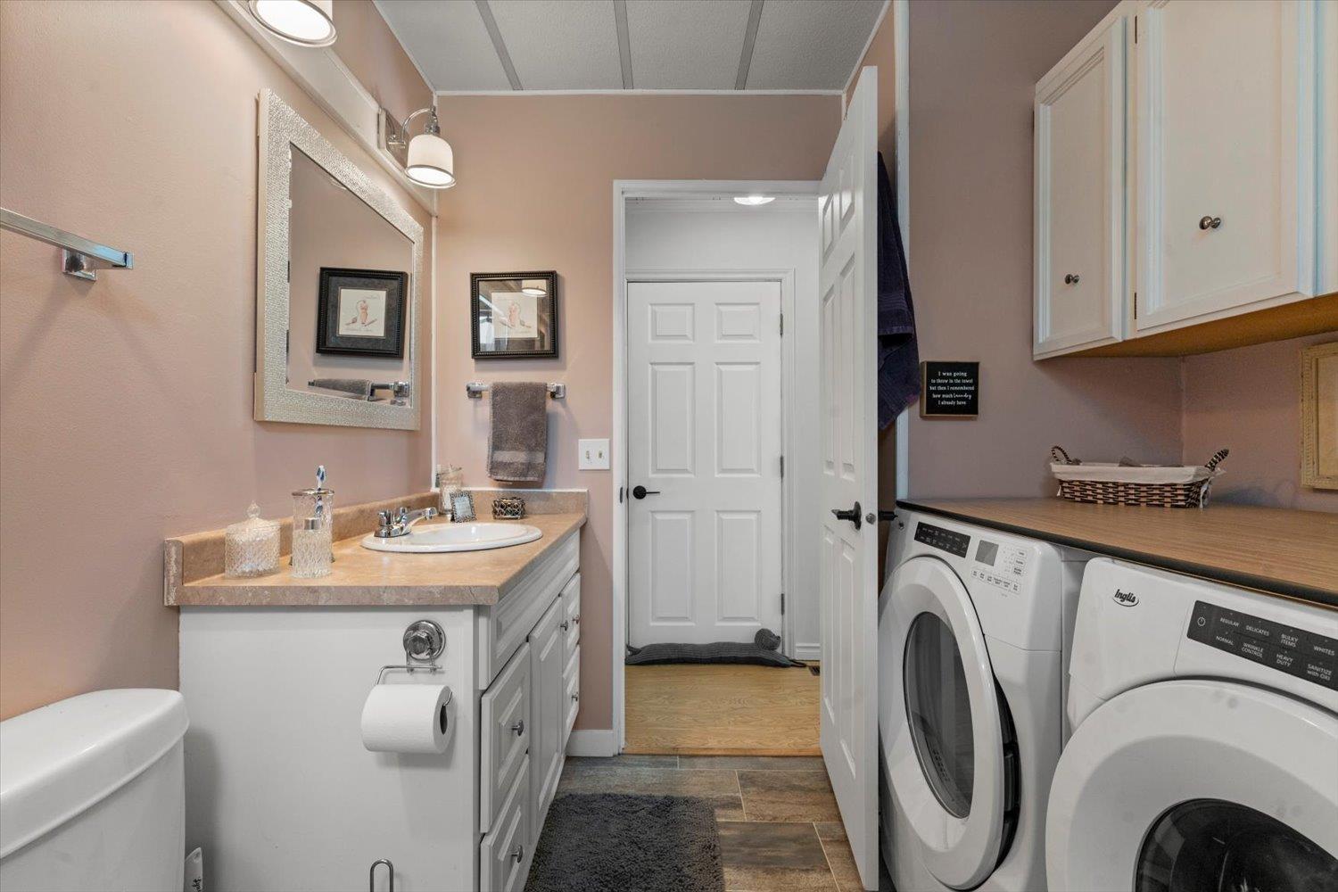 30 2035 Martens Street Property Photo 15