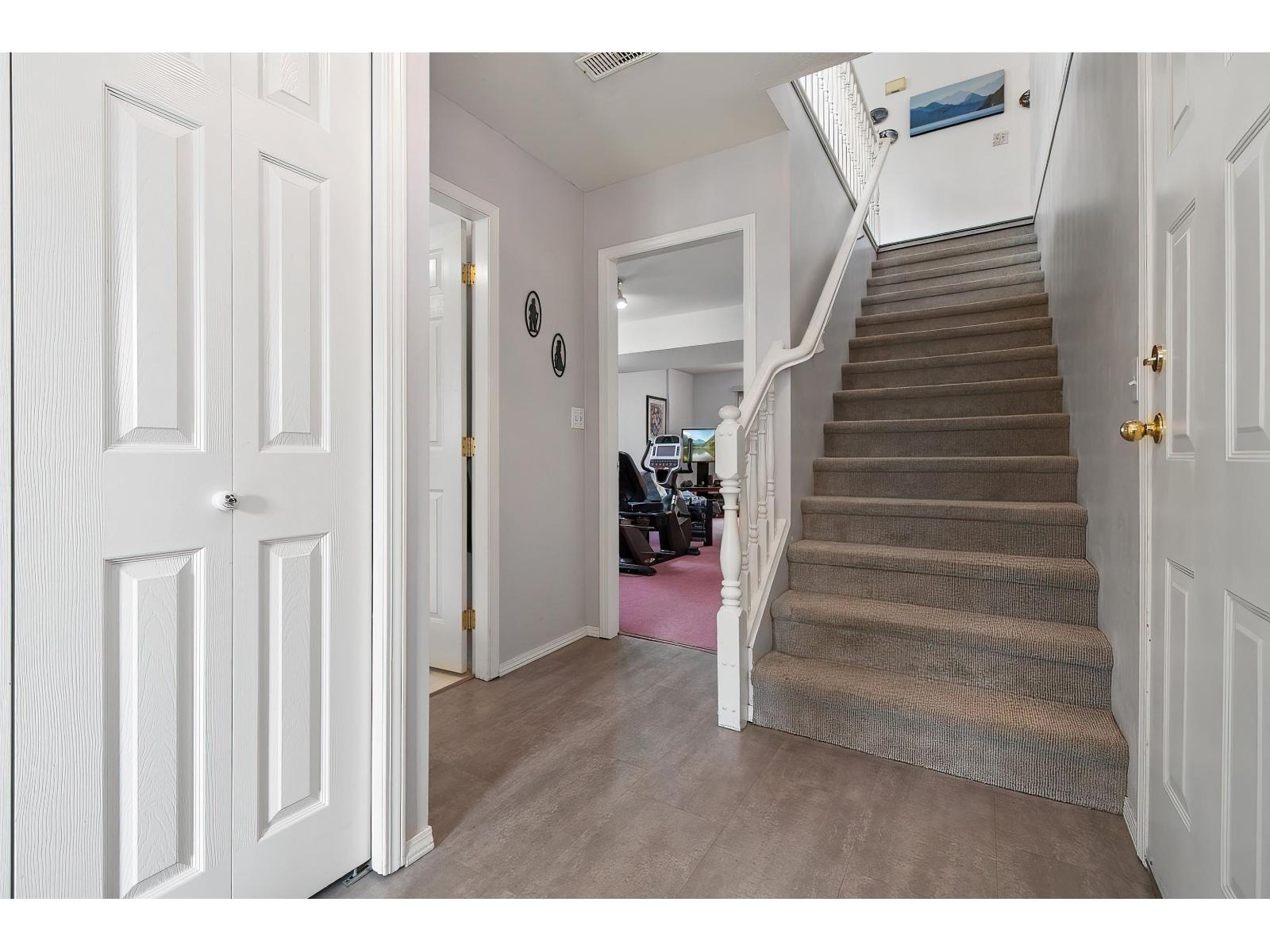 425 Hadway Drive Property Photo 4