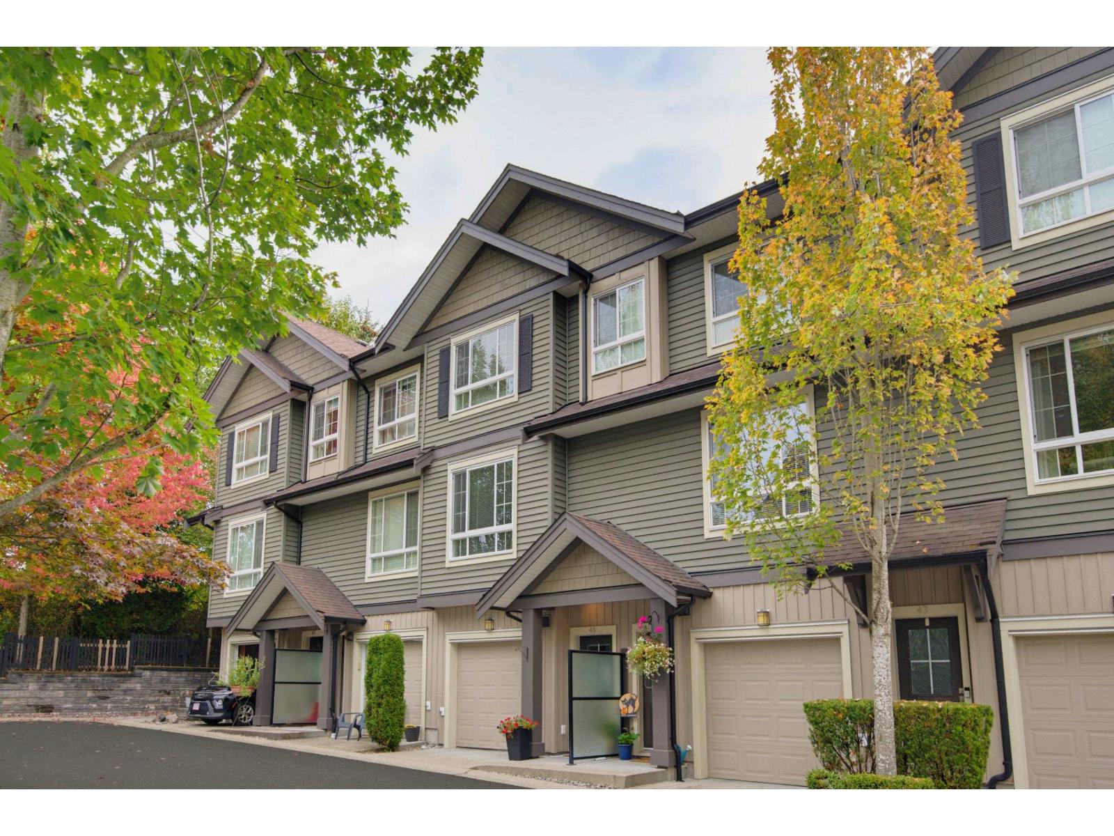 45 21867 50 Avenue Property Photo 2