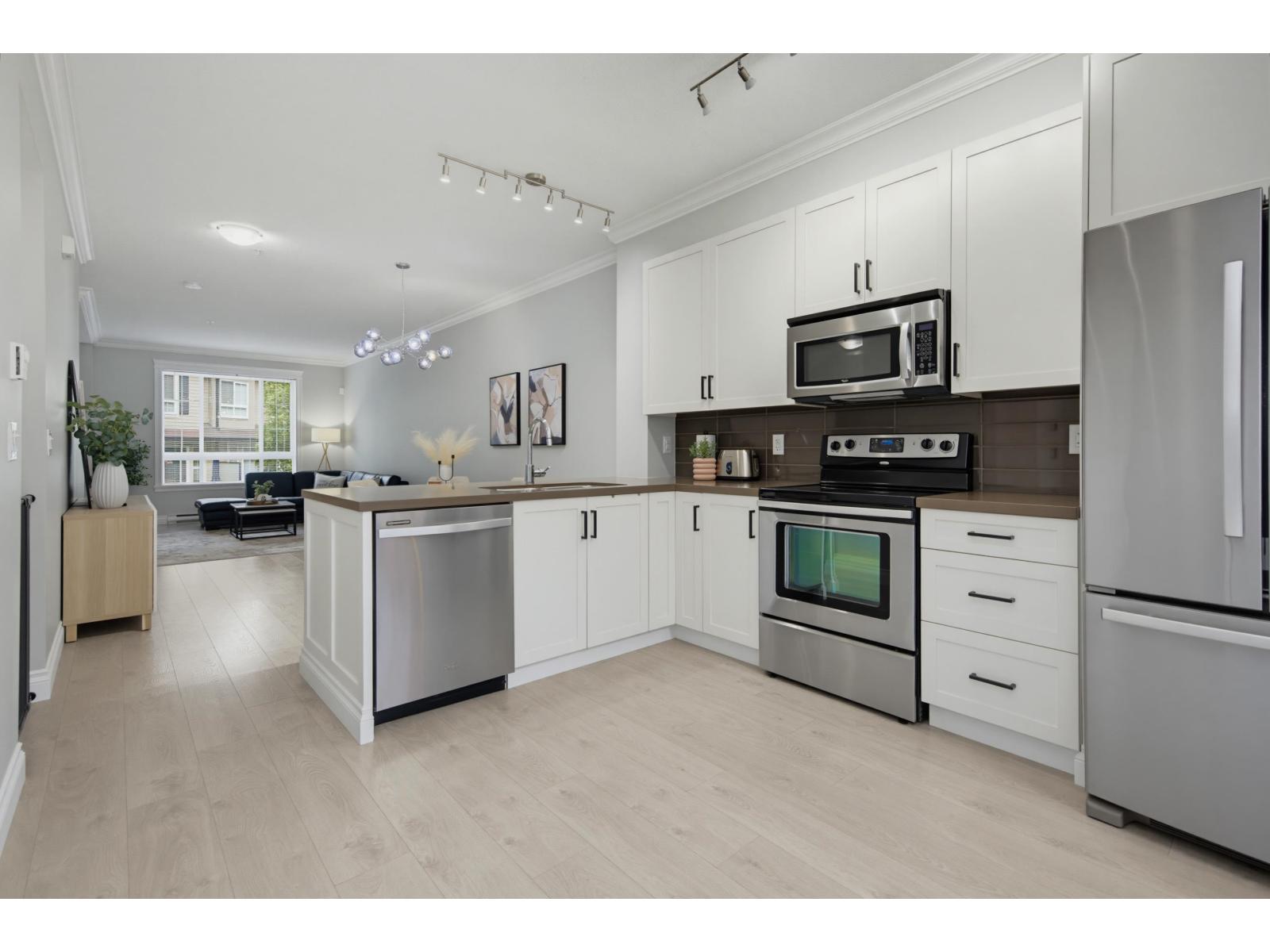 45 21867 50 Avenue Property Photo 14