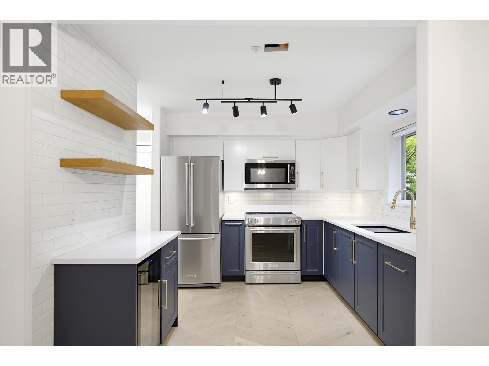 105 20556 113 Avenue Property Photo 8