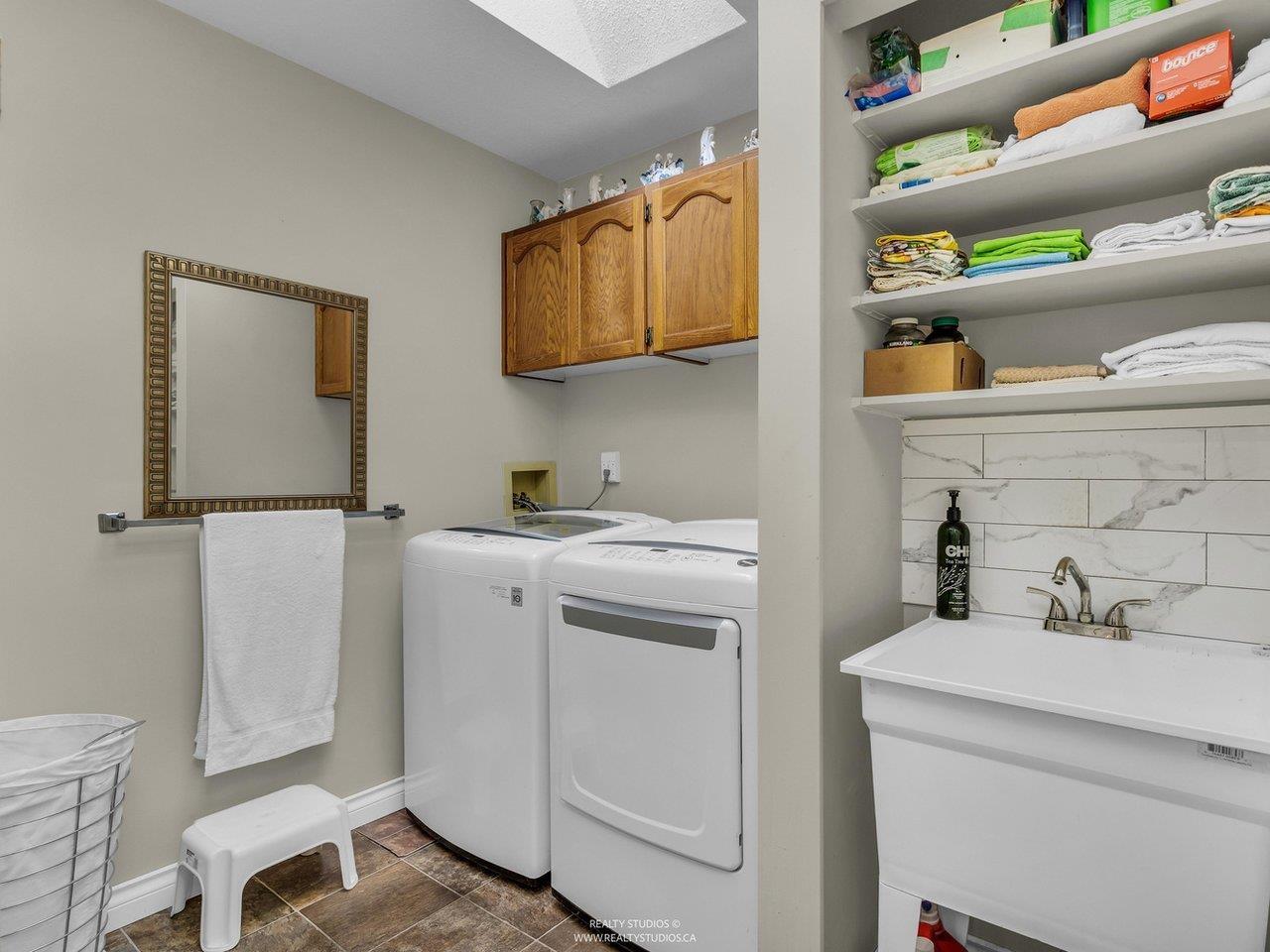 59 1400 164 Street Property Photo 10