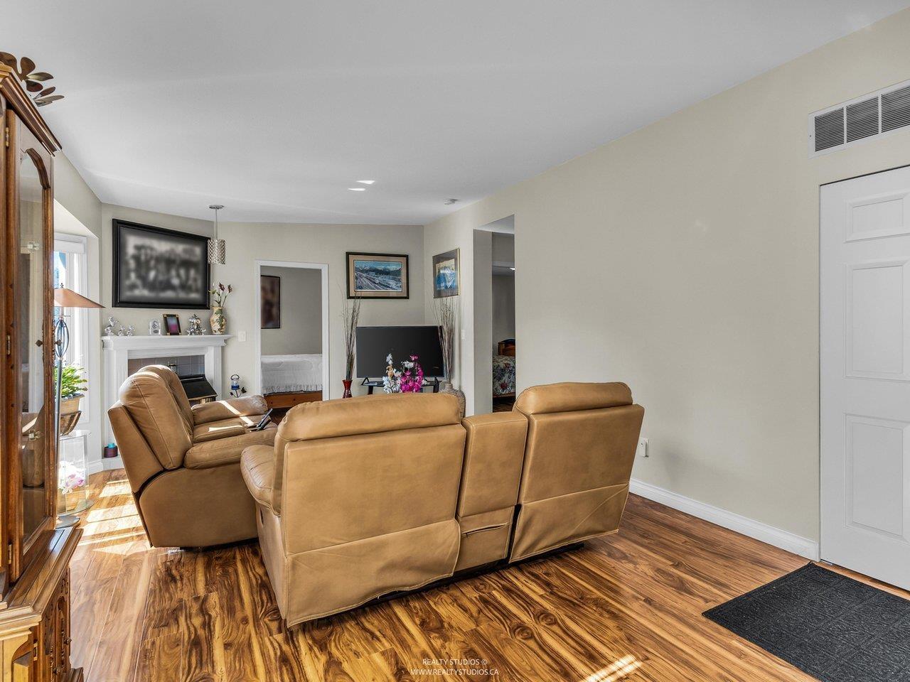 59 1400 164 Street Property Photo 12