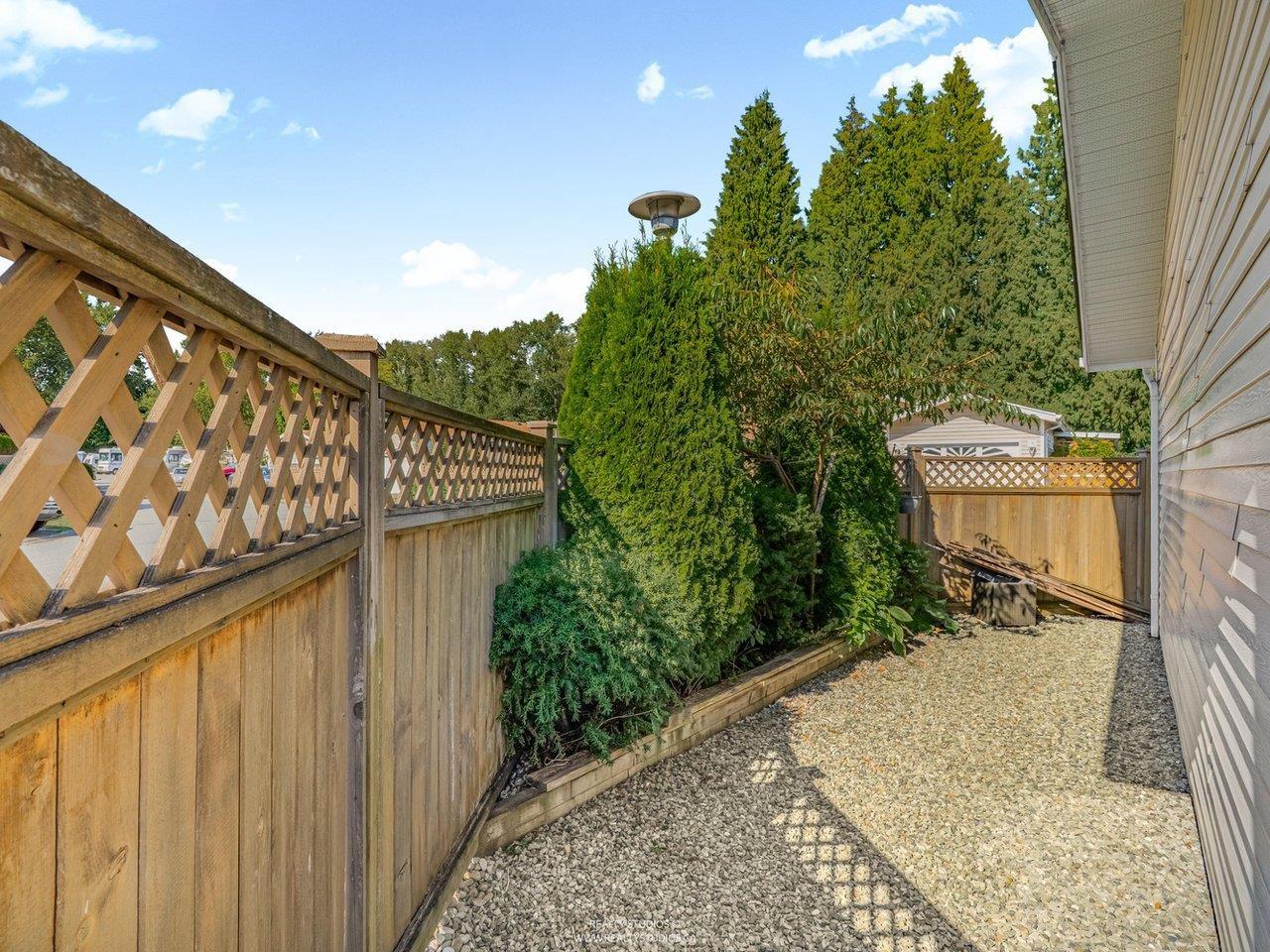 59 1400 164 Street Property Photo 33