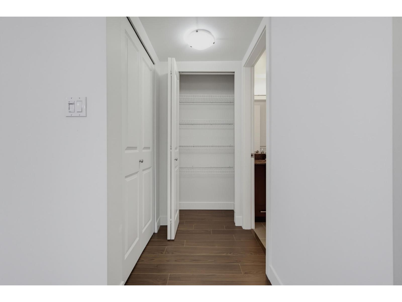 317 15745 Croydon Drive Property Photo 16