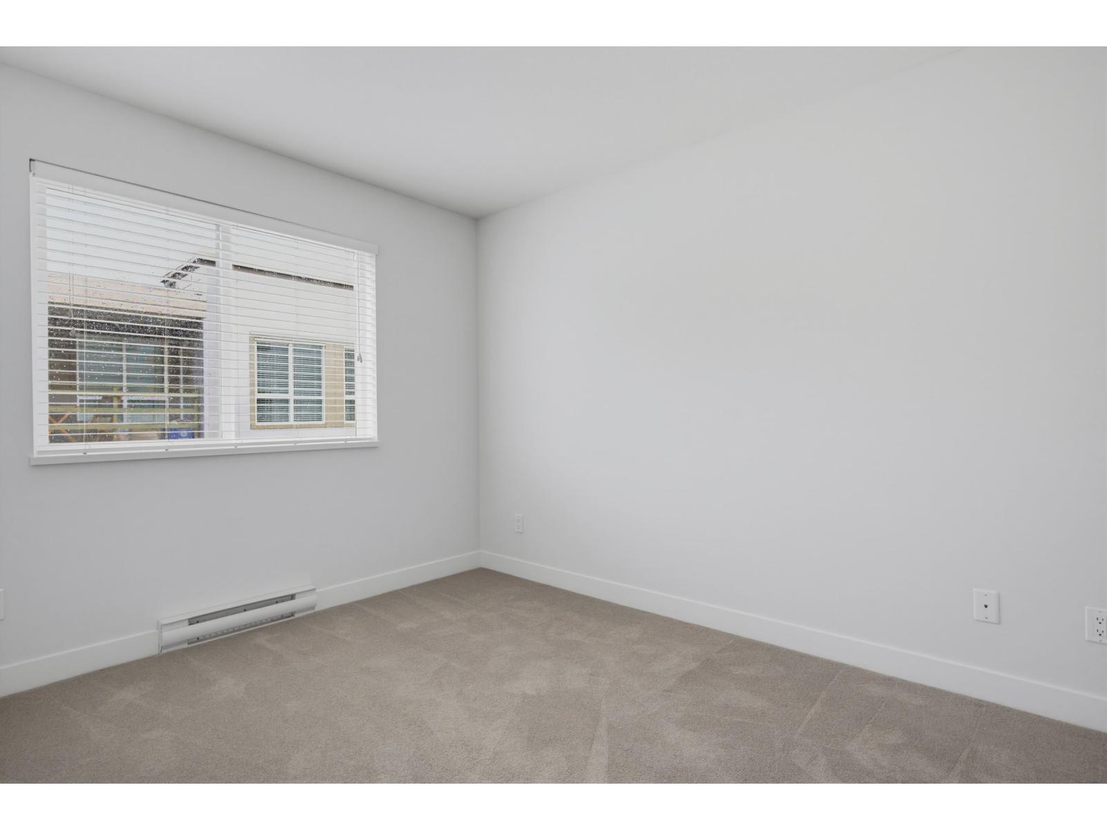 317 15745 Croydon Drive Property Photo 24