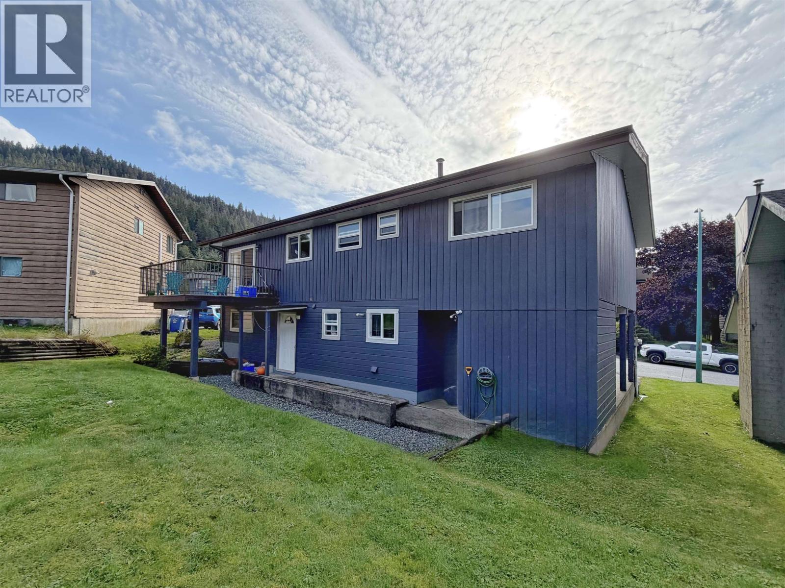 147-149 Gull Crescent Property Photo 4