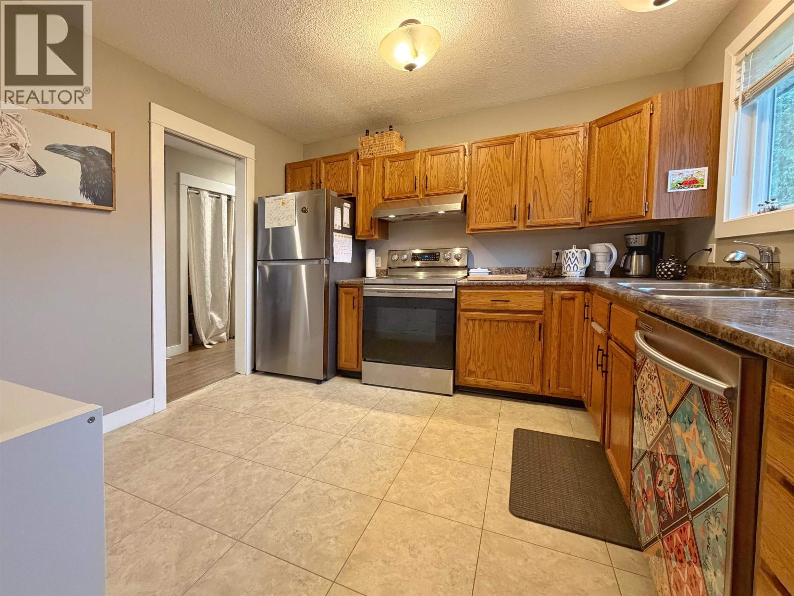 147-149 Gull Crescent Property Photo 9