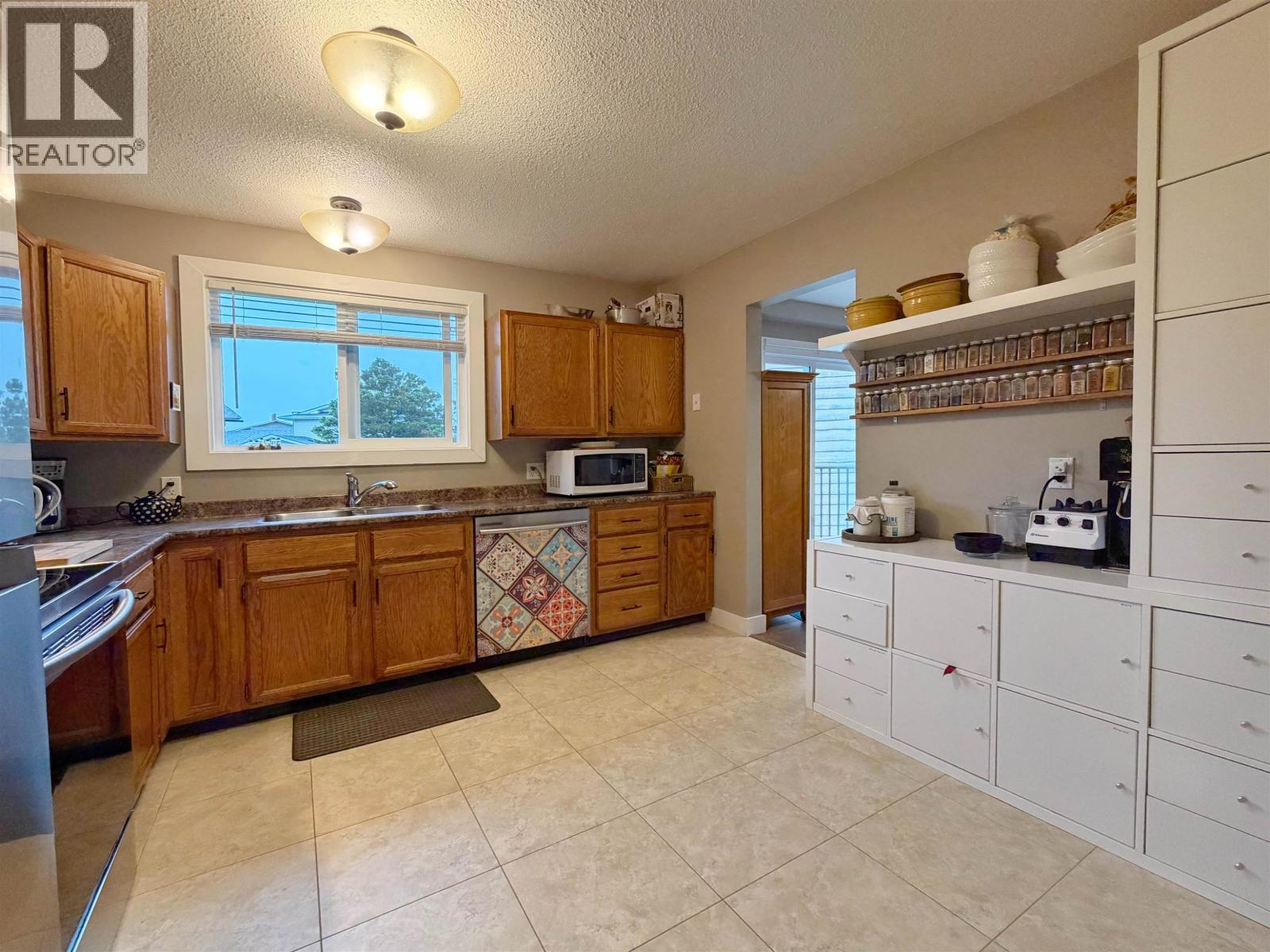 147-149 Gull Crescent Property Photo 10