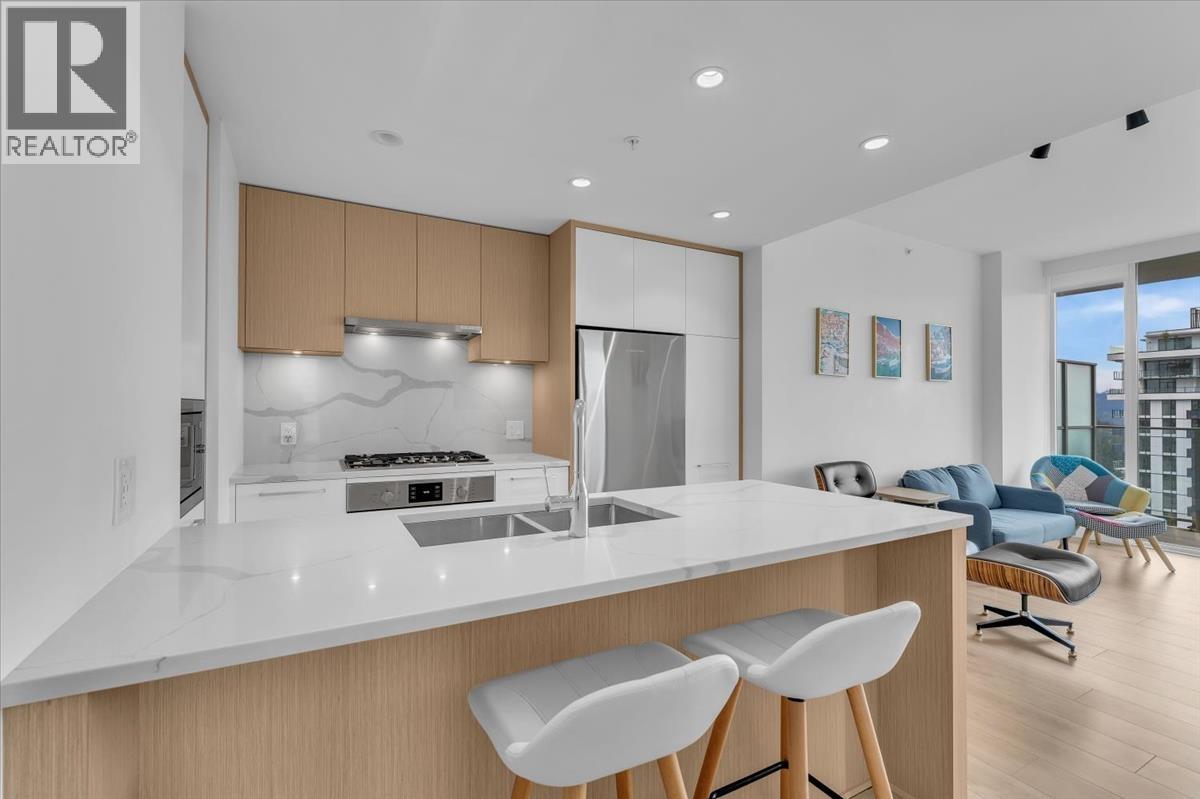 3305 567 Clarke Road Property Photo 2