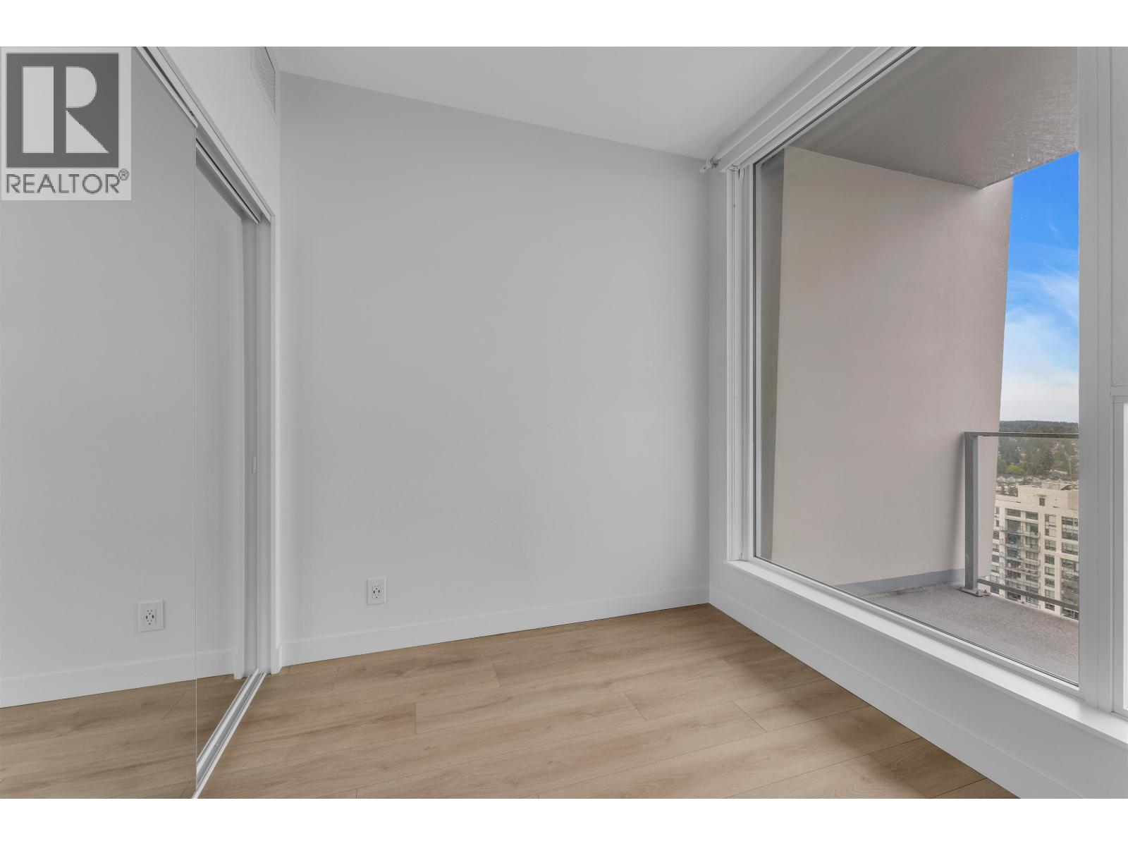 3305 567 Clarke Road Property Photo 15