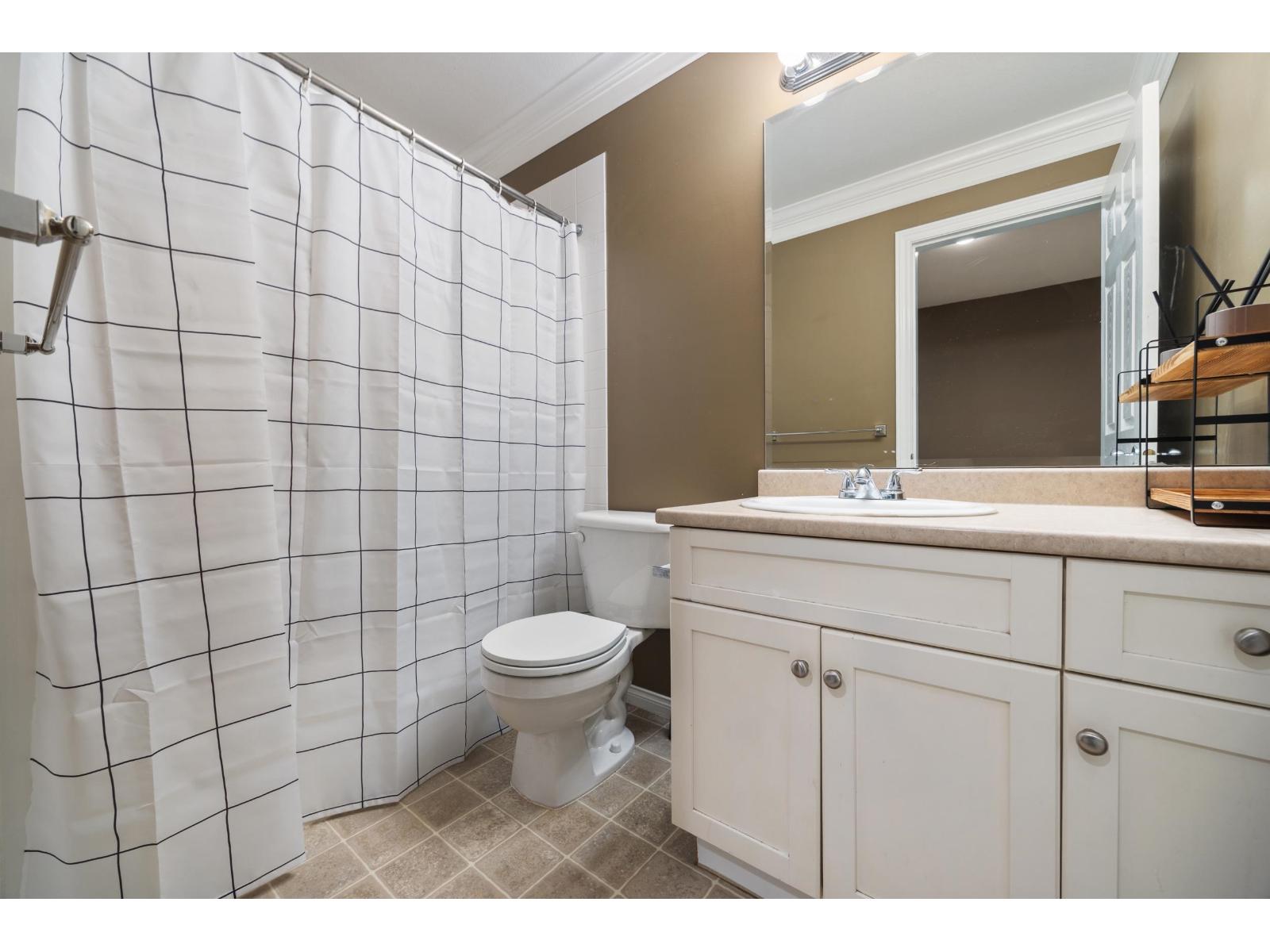 21 18868 69 Avenue Property Photo 12