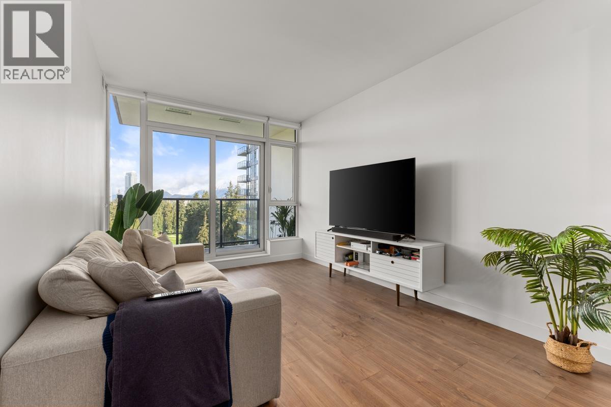 1702 585 Austin Avenue Property Photo 3