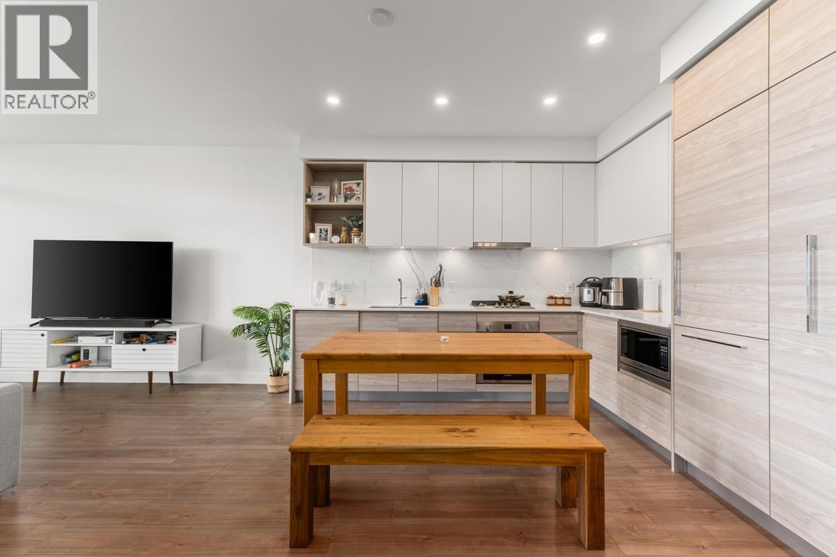 1702 585 Austin Avenue Property Photo 8