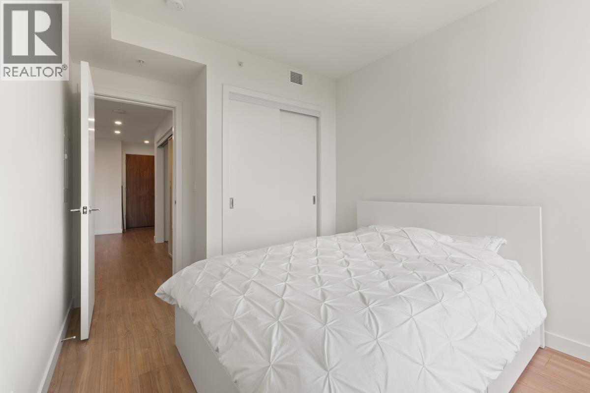 1702 585 Austin Avenue Property Photo 11