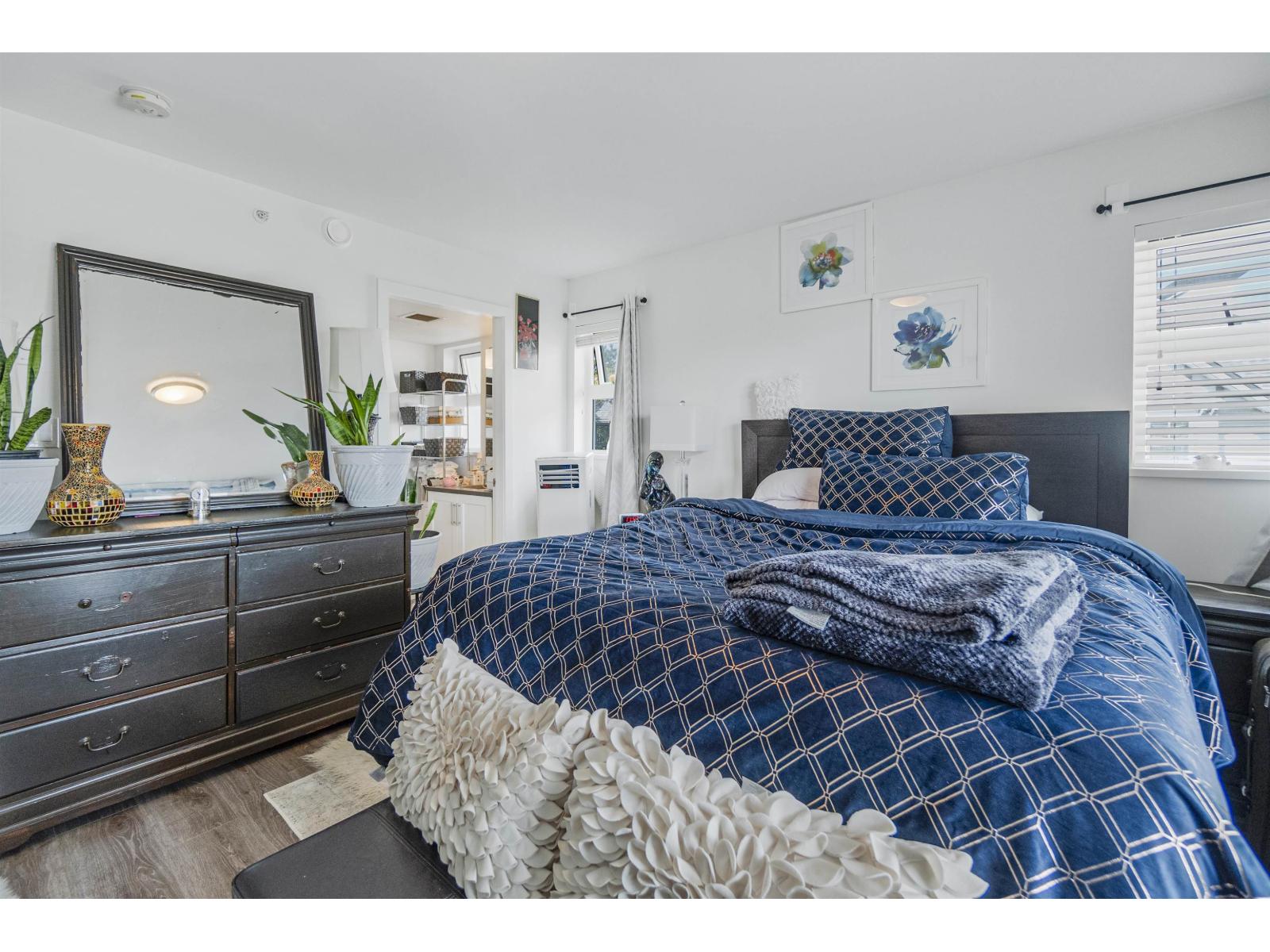 469 27358 32 Avenue Property Photo 17