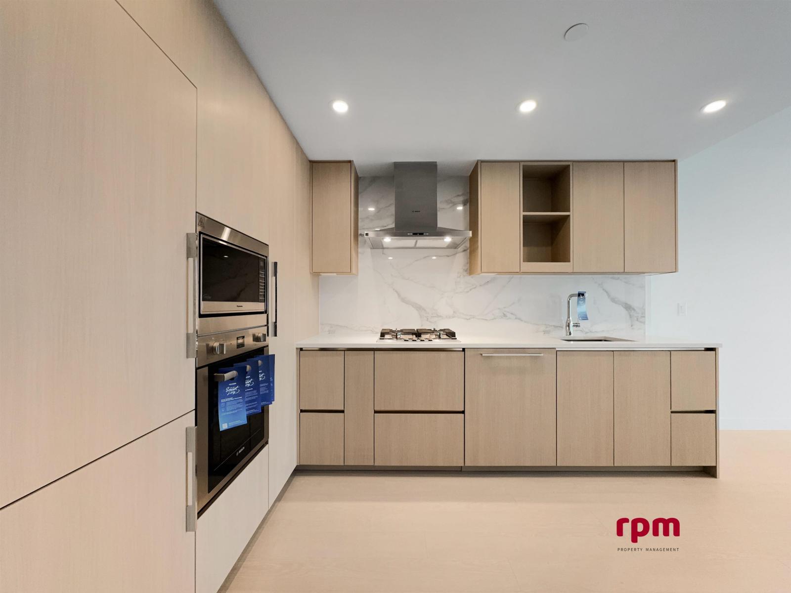 10xx 13778 100 Avenue Property Photo 3