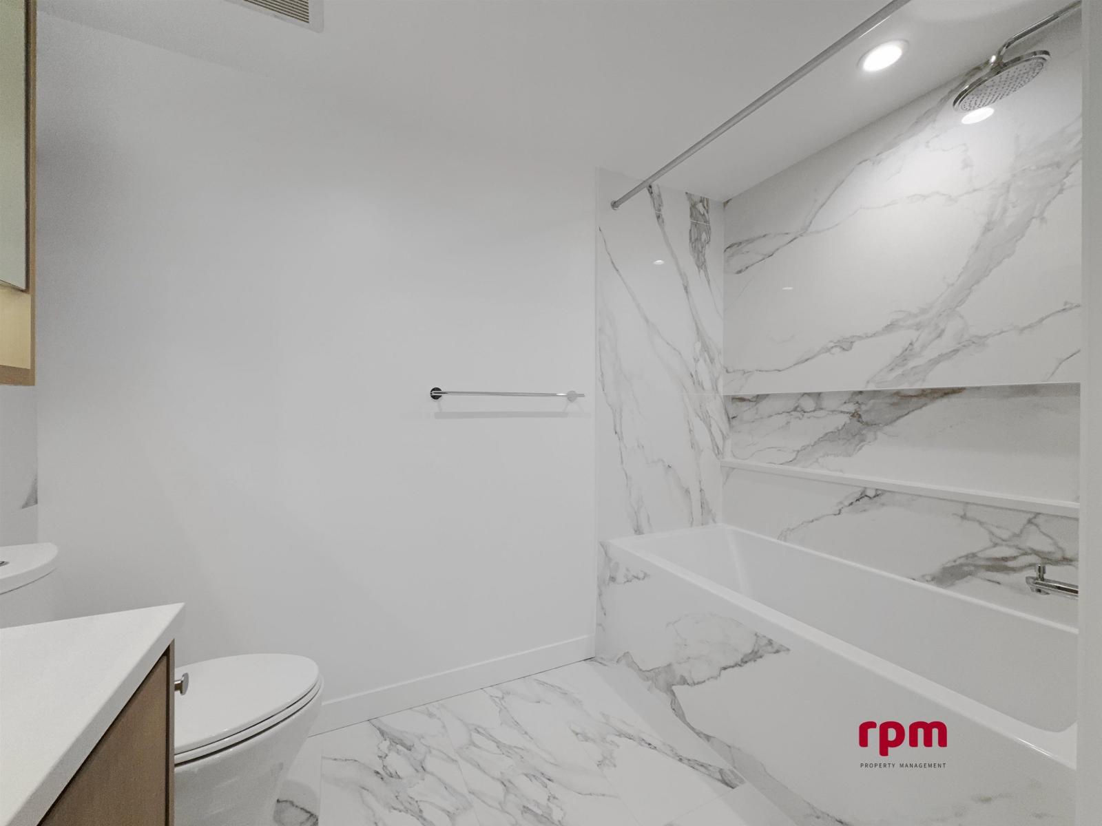 10xx 13778 100 Avenue Property Photo 5