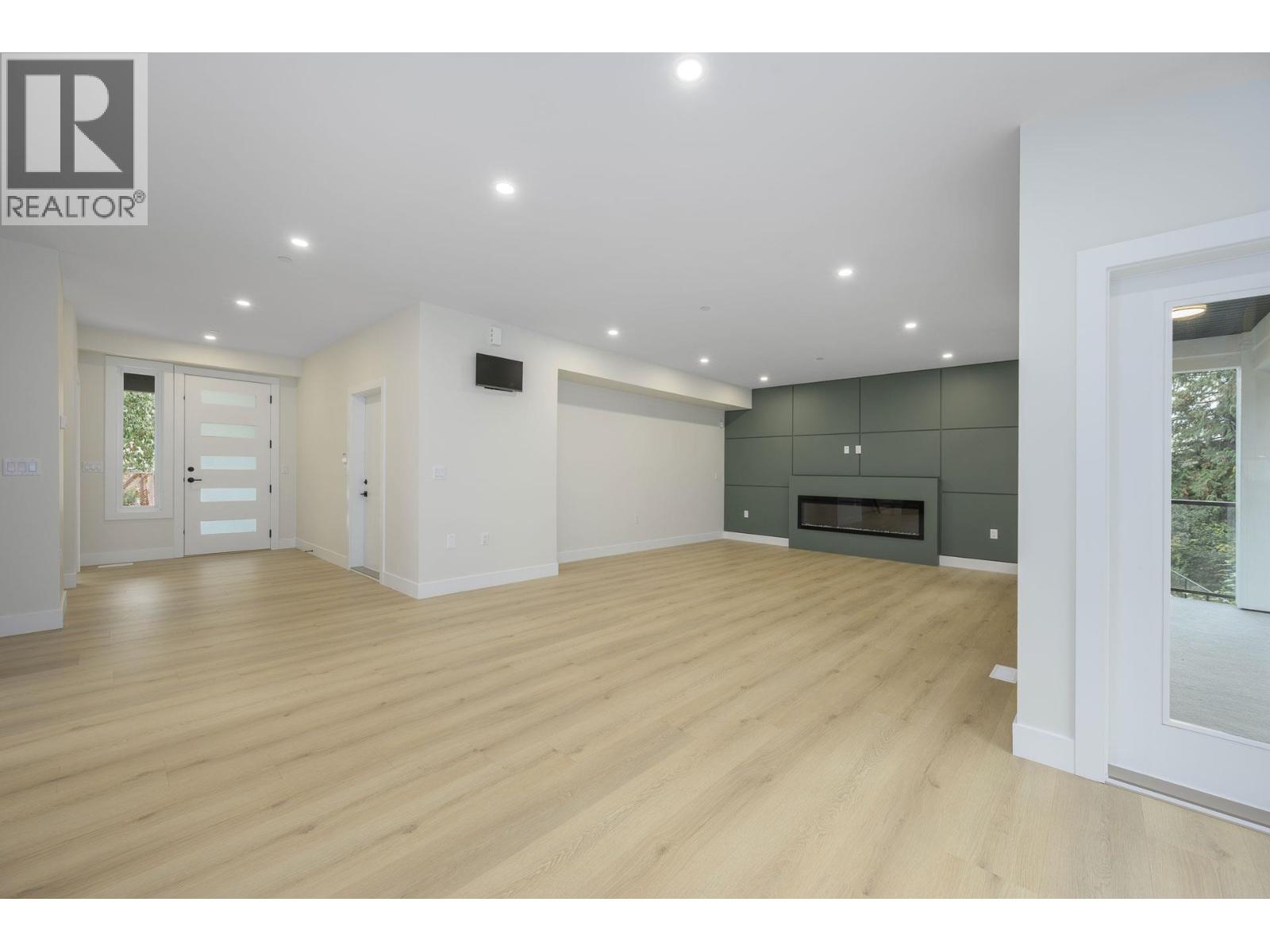 23349 Cross Road Property Photo 4