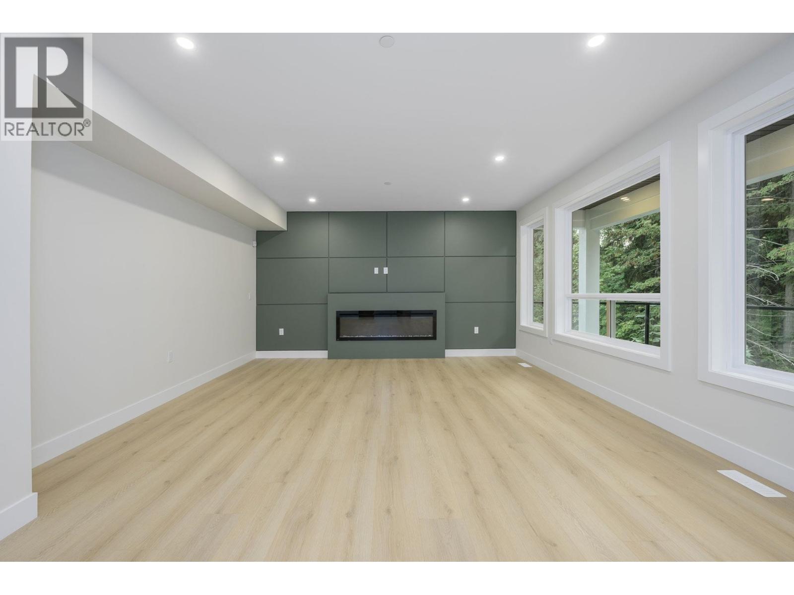 23349 Cross Road Property Photo 5