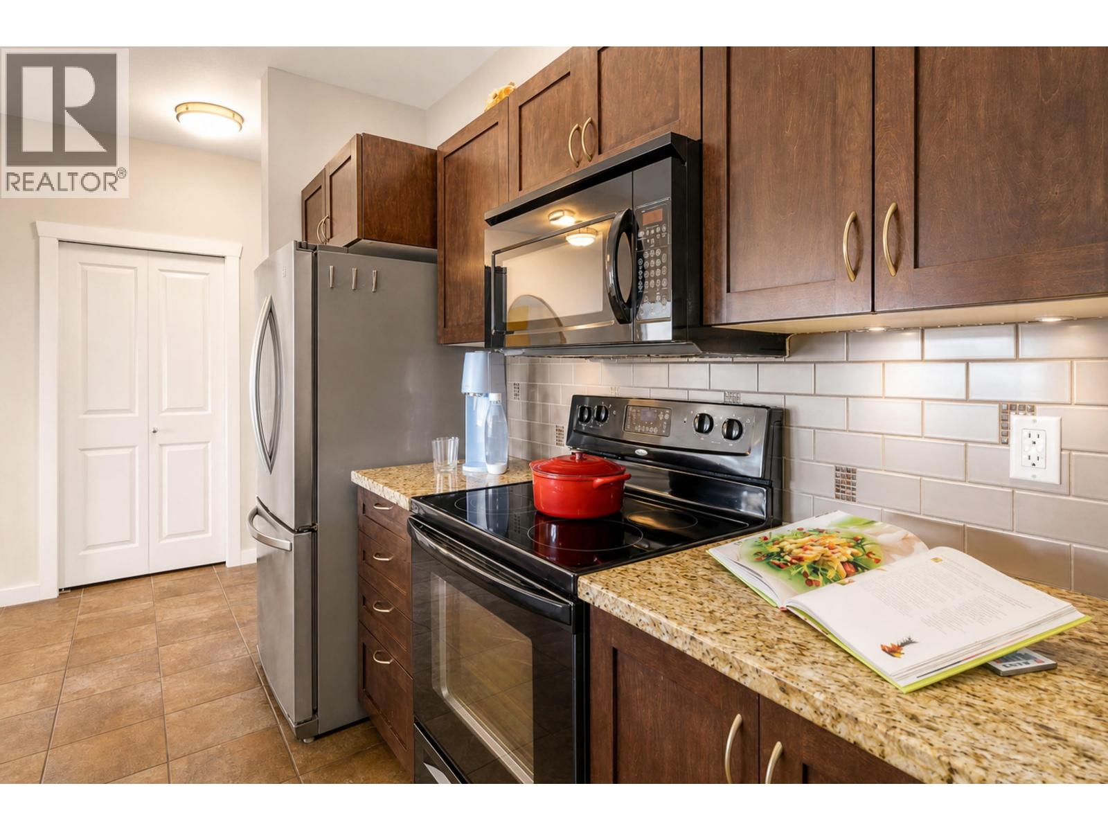310 2336 Whyte Avenue Property Photo 13