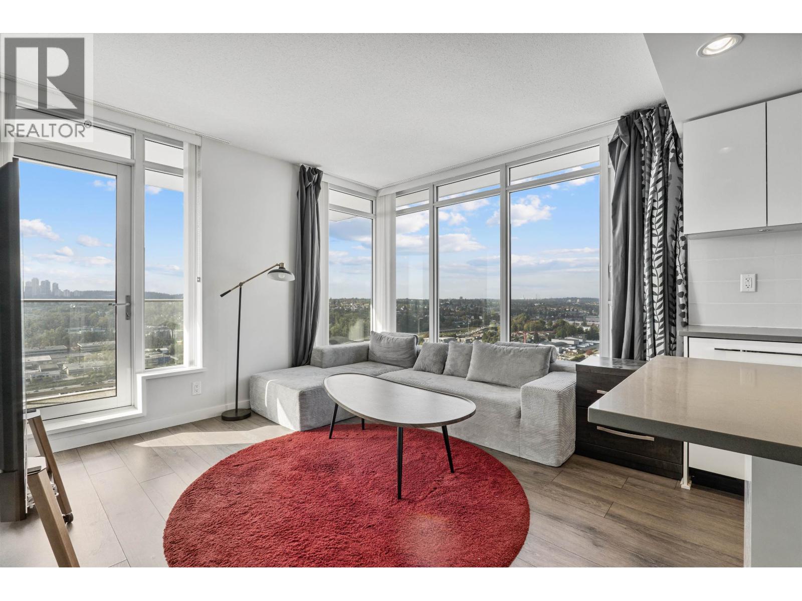 3703 2388 Madison Avenue Property Photo 1