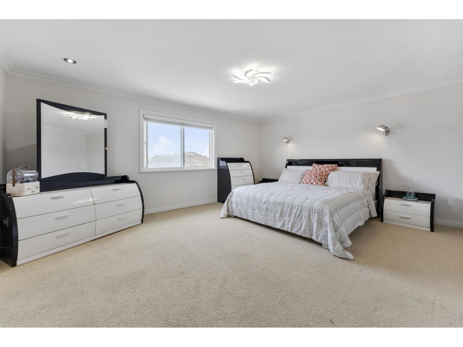 7670 150b Street Property Photo 18